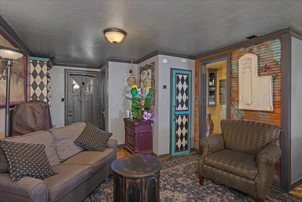 1909 S Harrison Property Photo 45