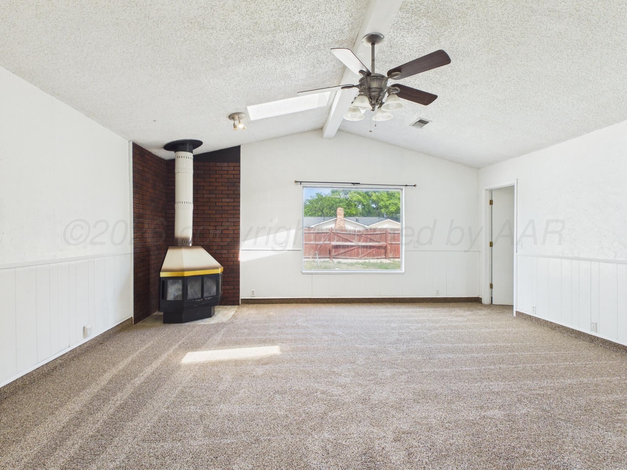 1113 Powell Avenue Property Photo 6