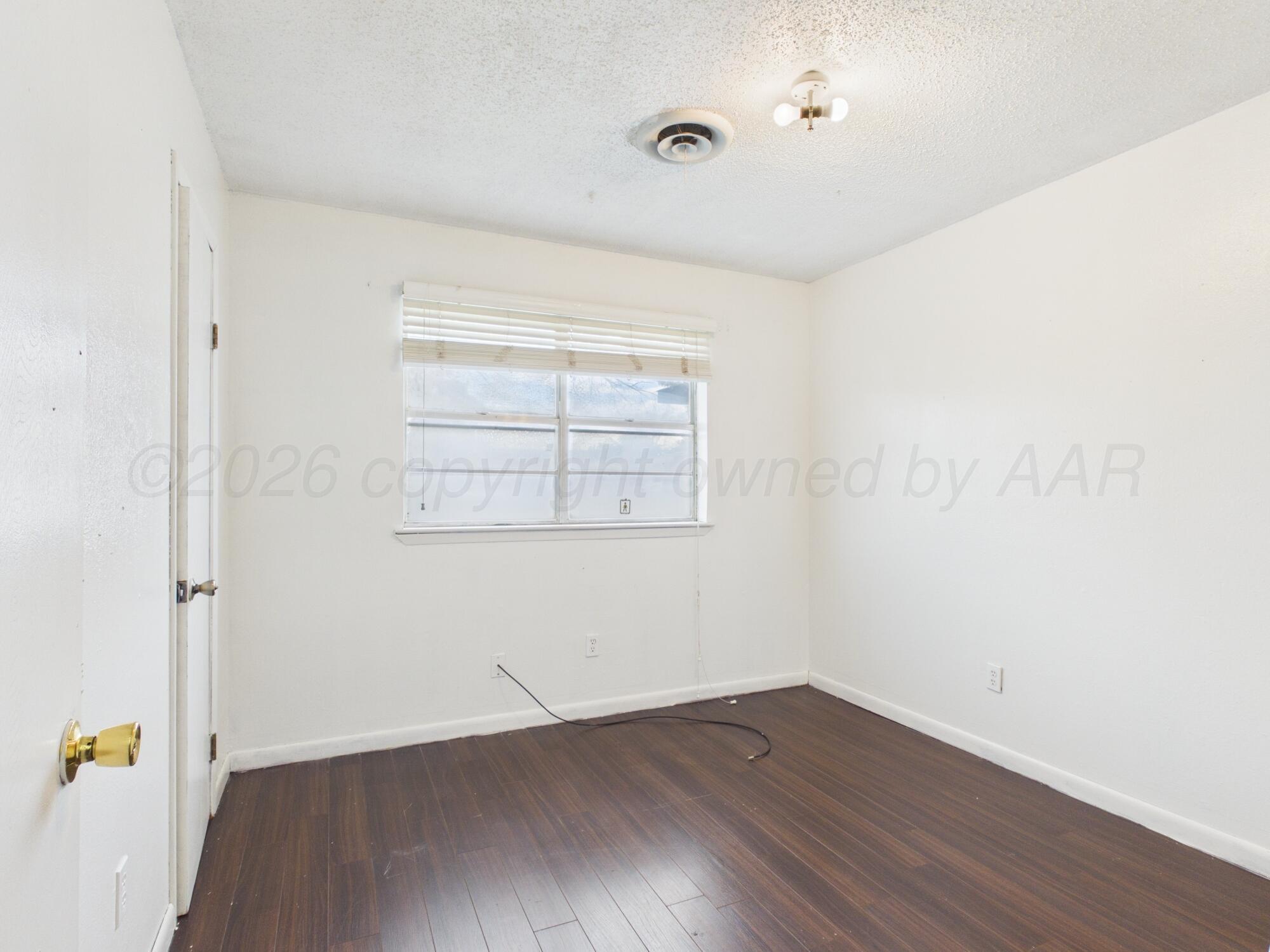 1113 Powell Avenue Property Photo 17