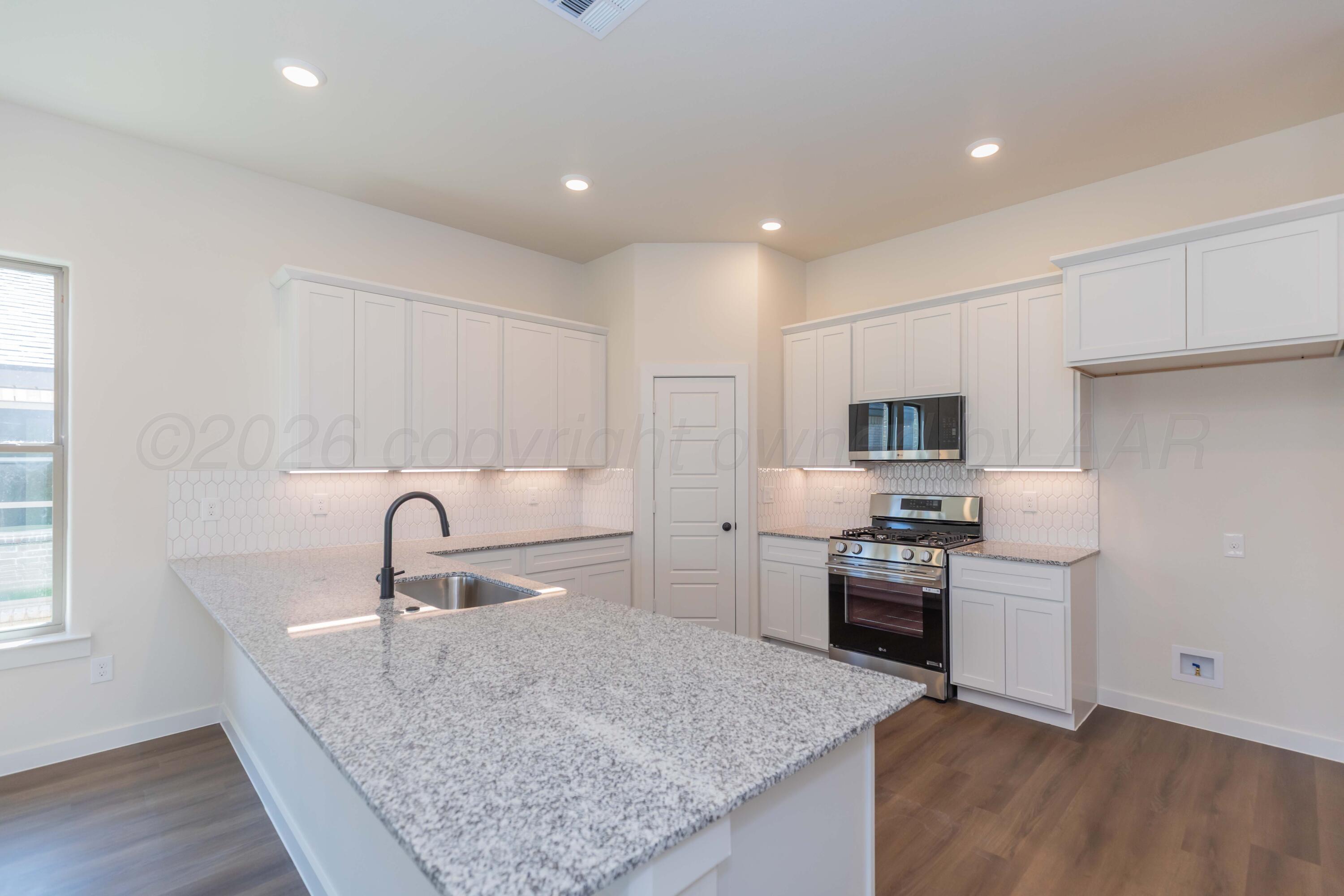 9206 Bunkhouse Road Property Photo 6