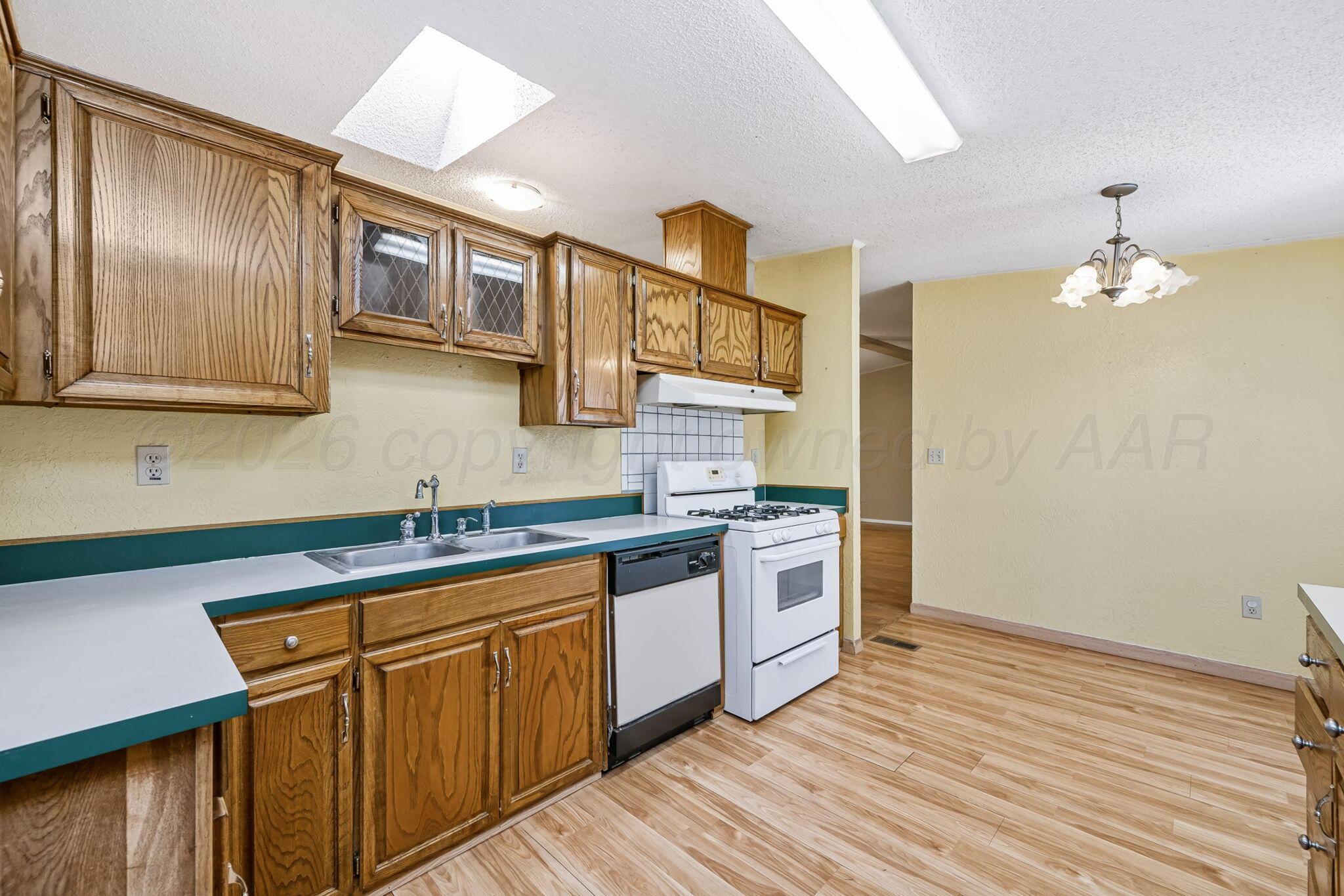 12804 S Western Street Property Photo 6