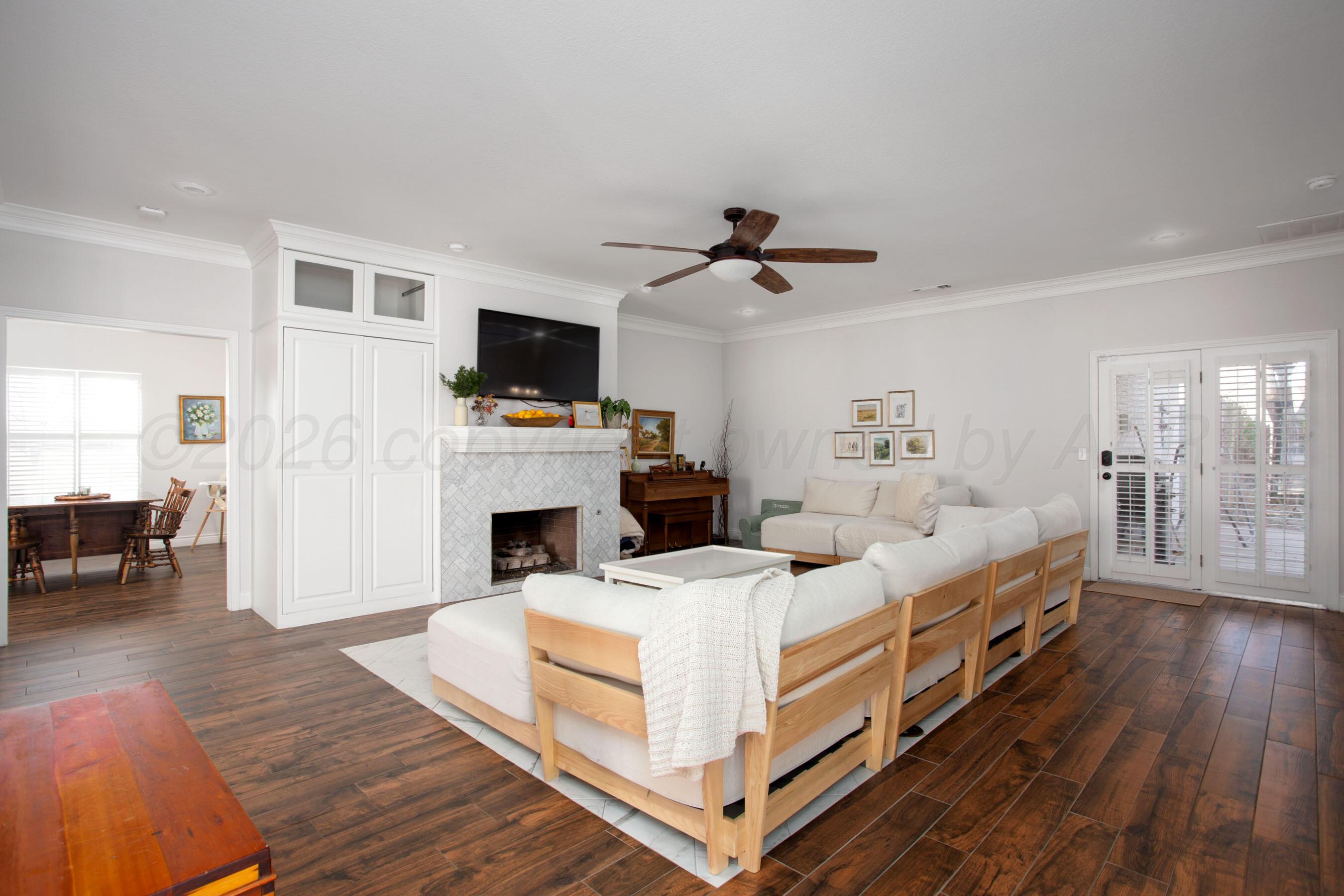 3406 Mccall Place Property Photo 7