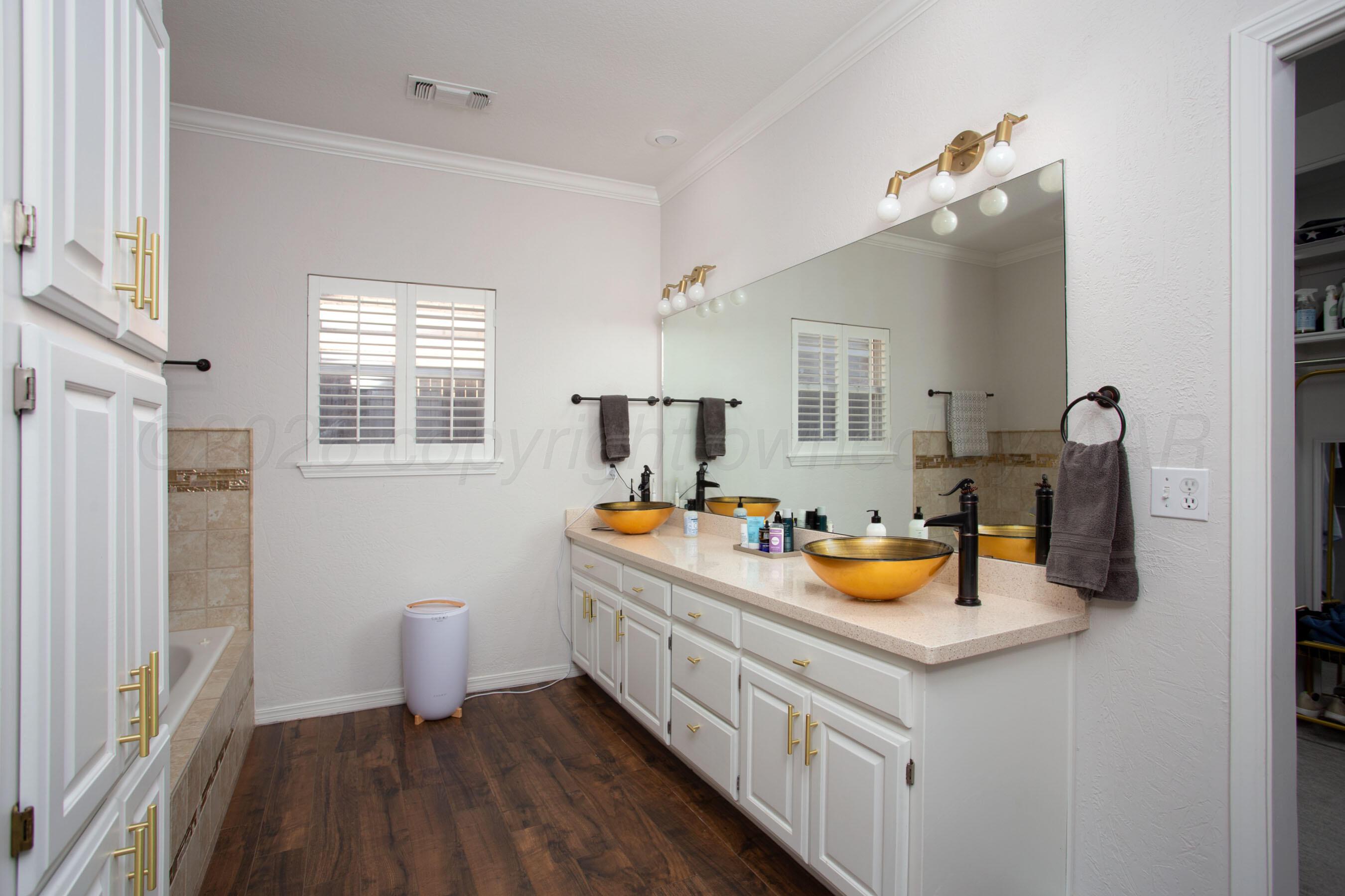 3406 Mccall Place Property Photo 21