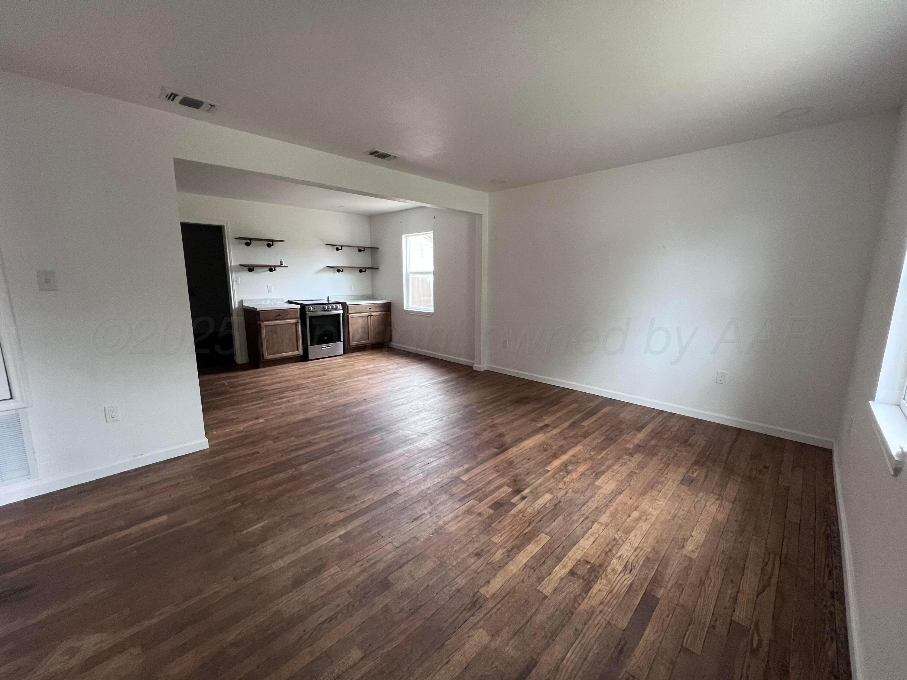 4330 S Polk Street Property Photo 4