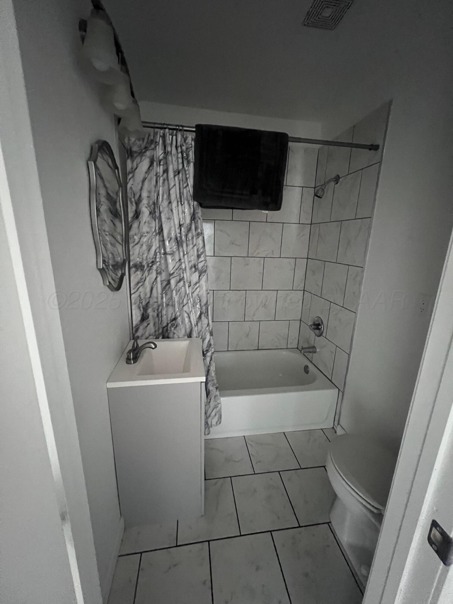 4330 S Polk Street Property Photo 9