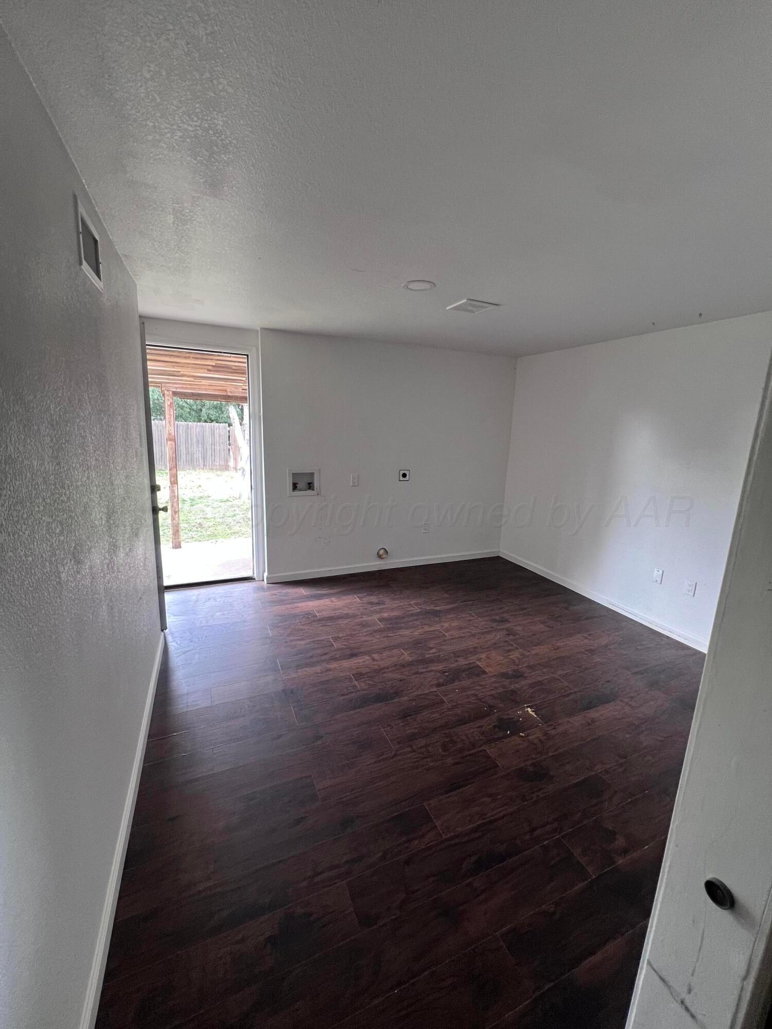 4330 S Polk Street Property Photo 10