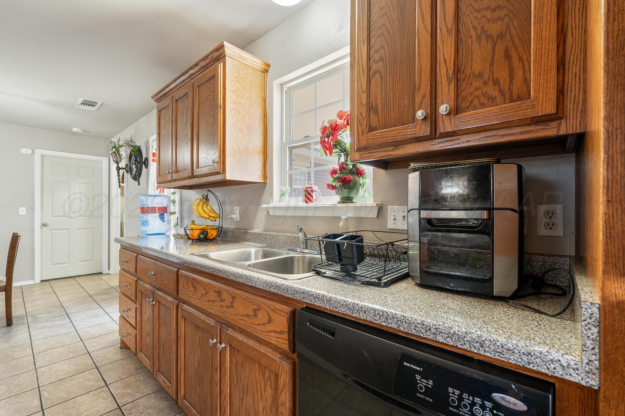 6908 Explorer Trail Property Photo 7