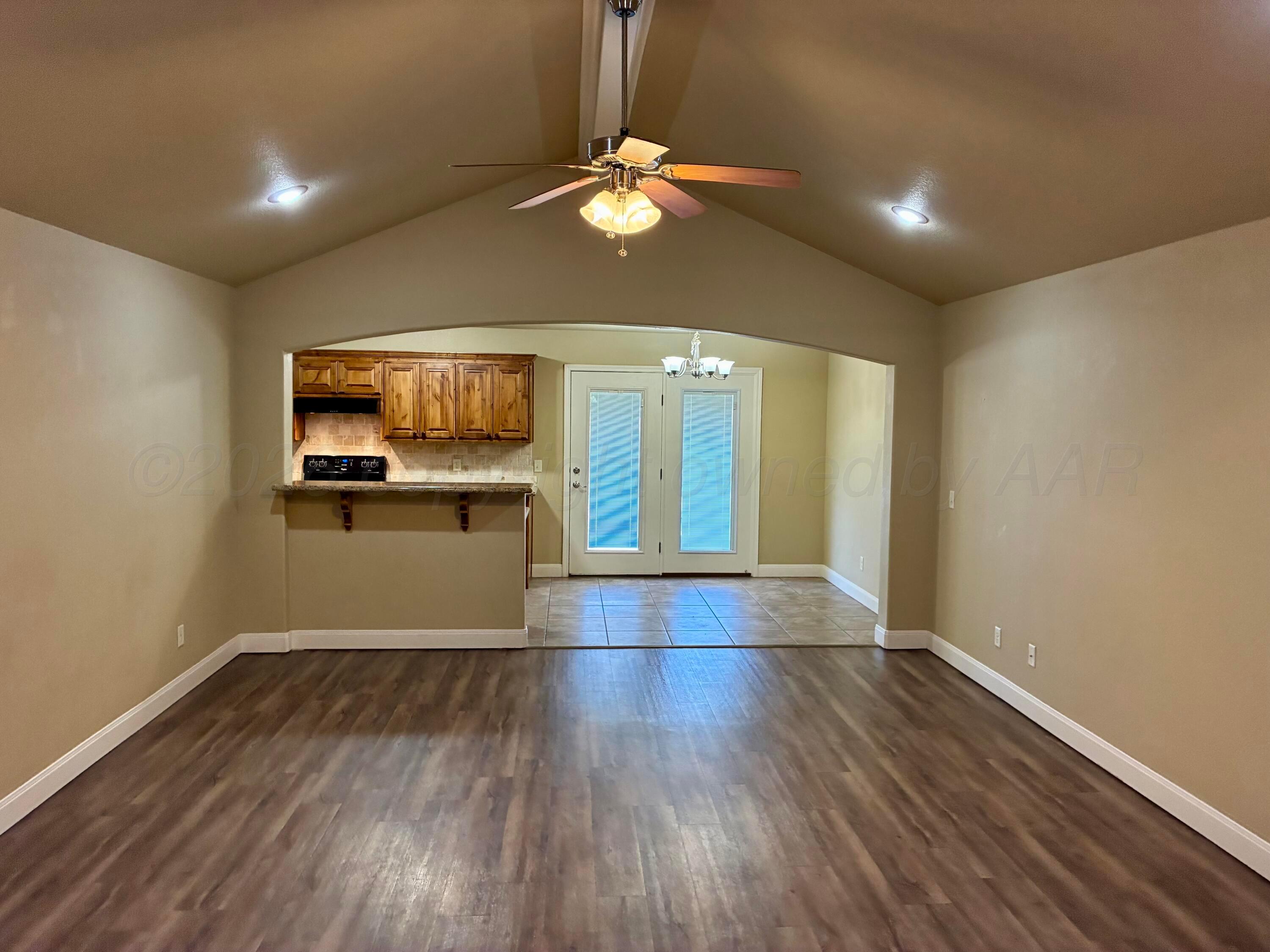 9 William Lane Property Photo 4