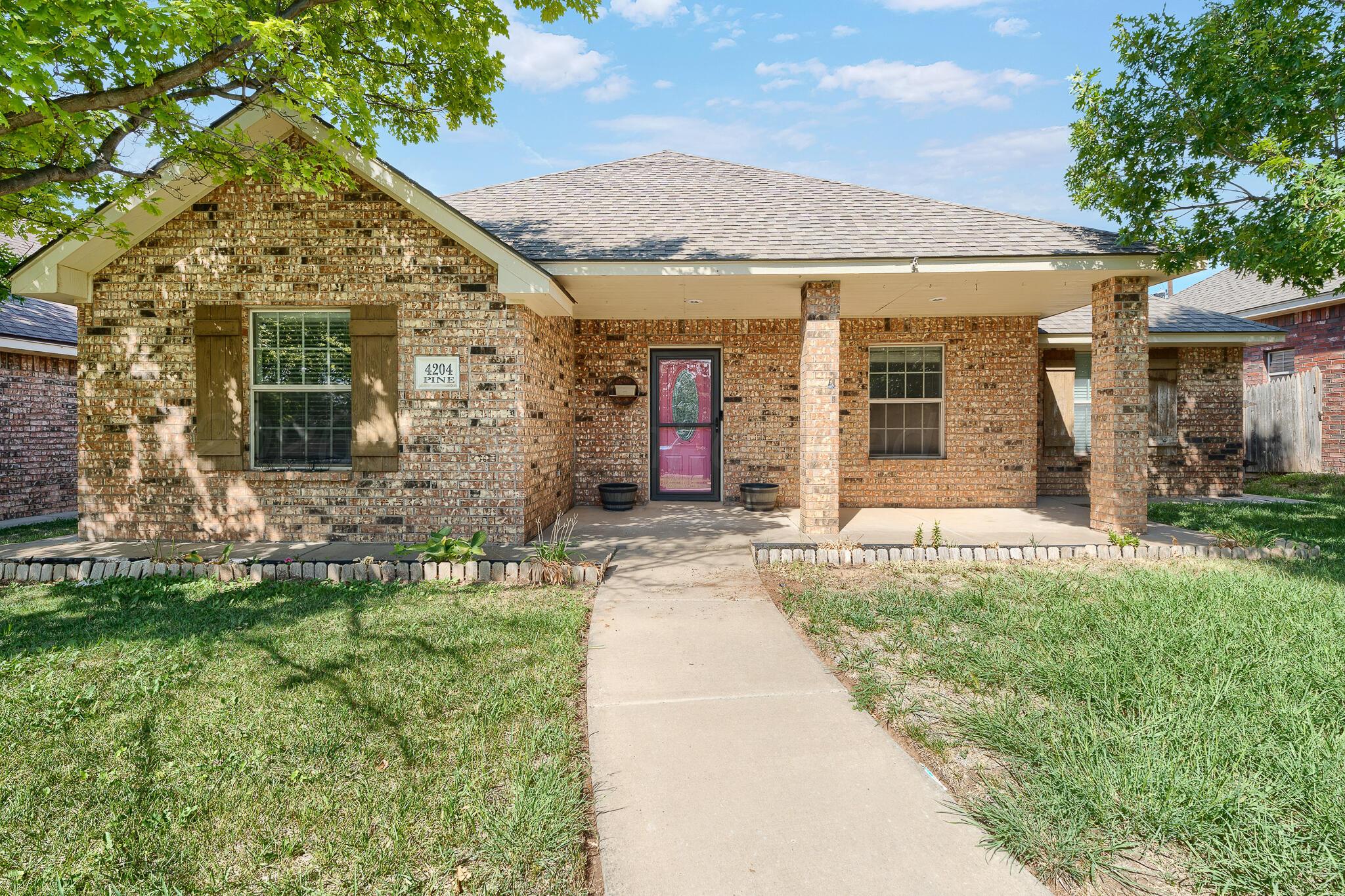 4204 Pine Street Property Photo 1
