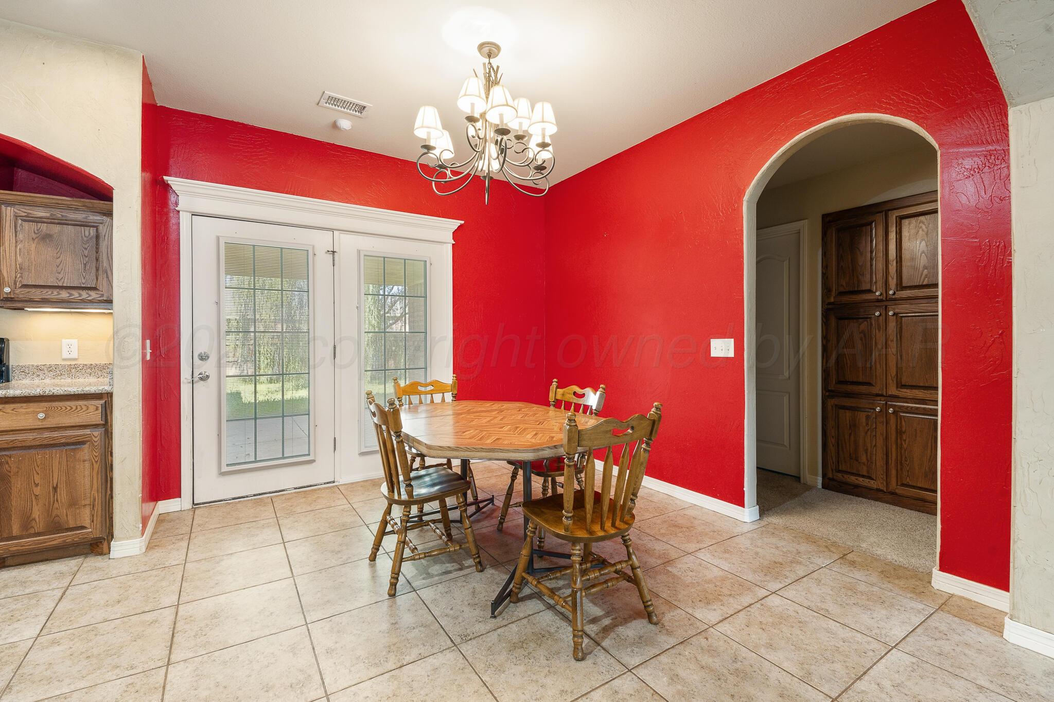 4204 Pine Street Property Photo 6