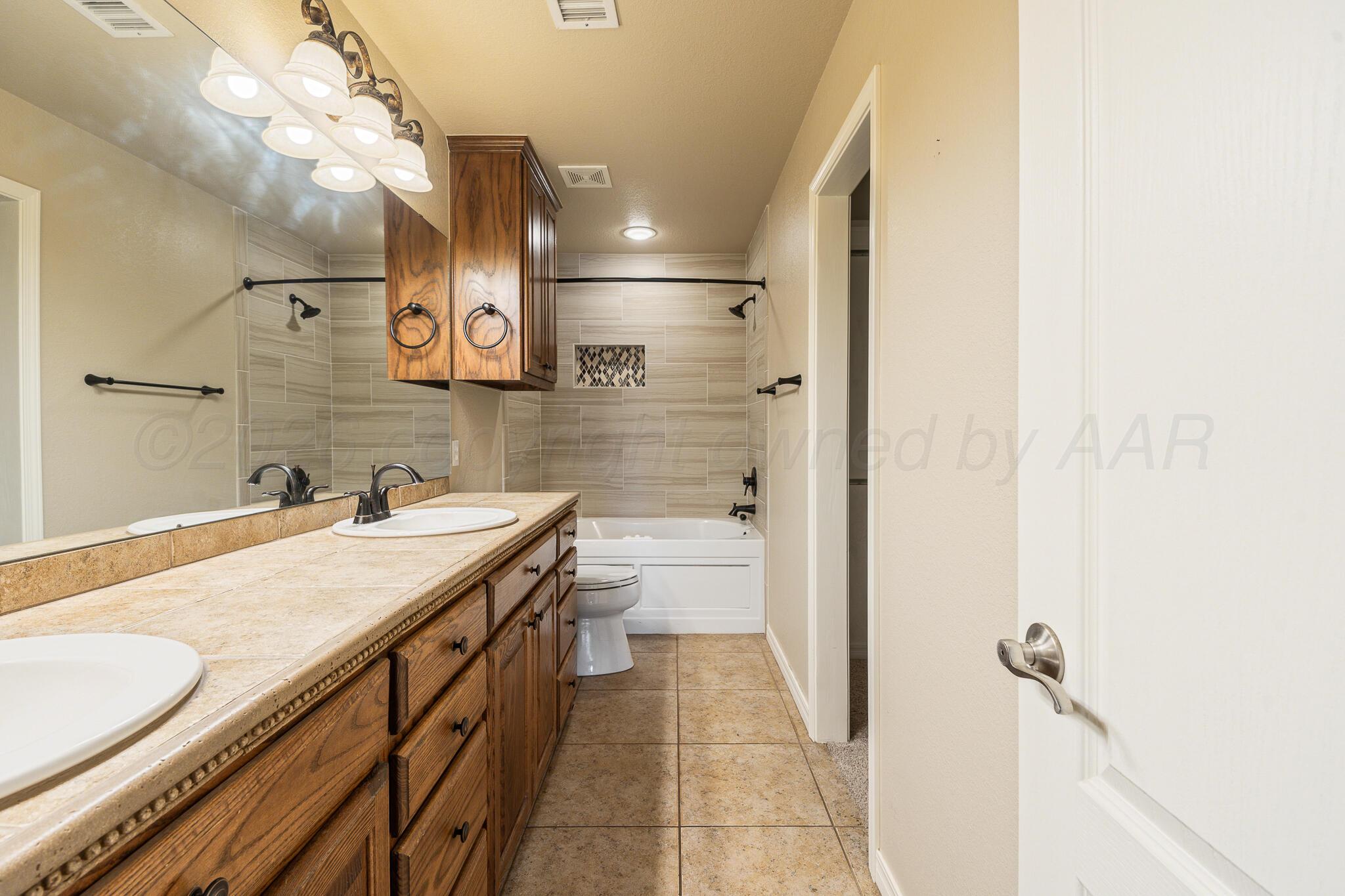 4204 Pine Street Property Photo 8