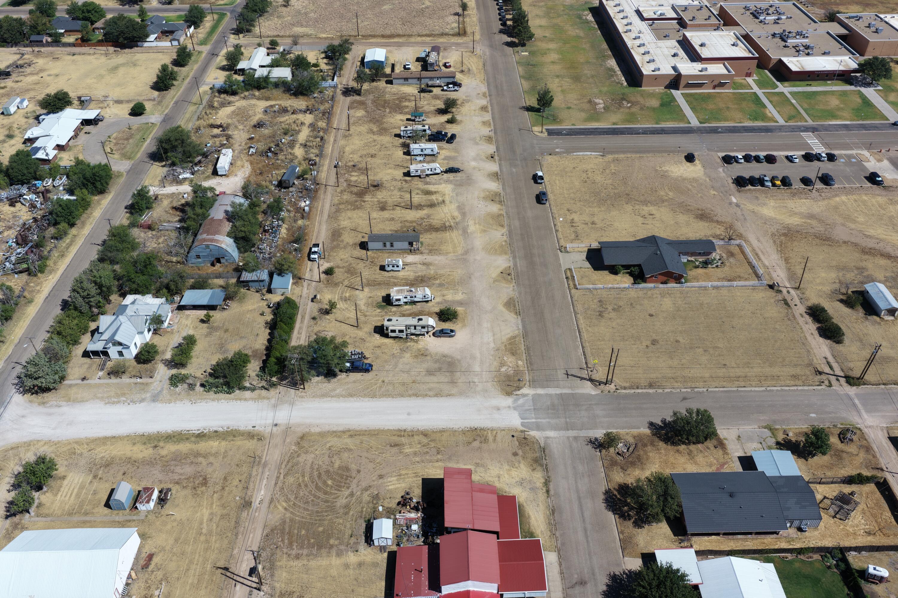 801 N Hale Avenue Property Photo 4