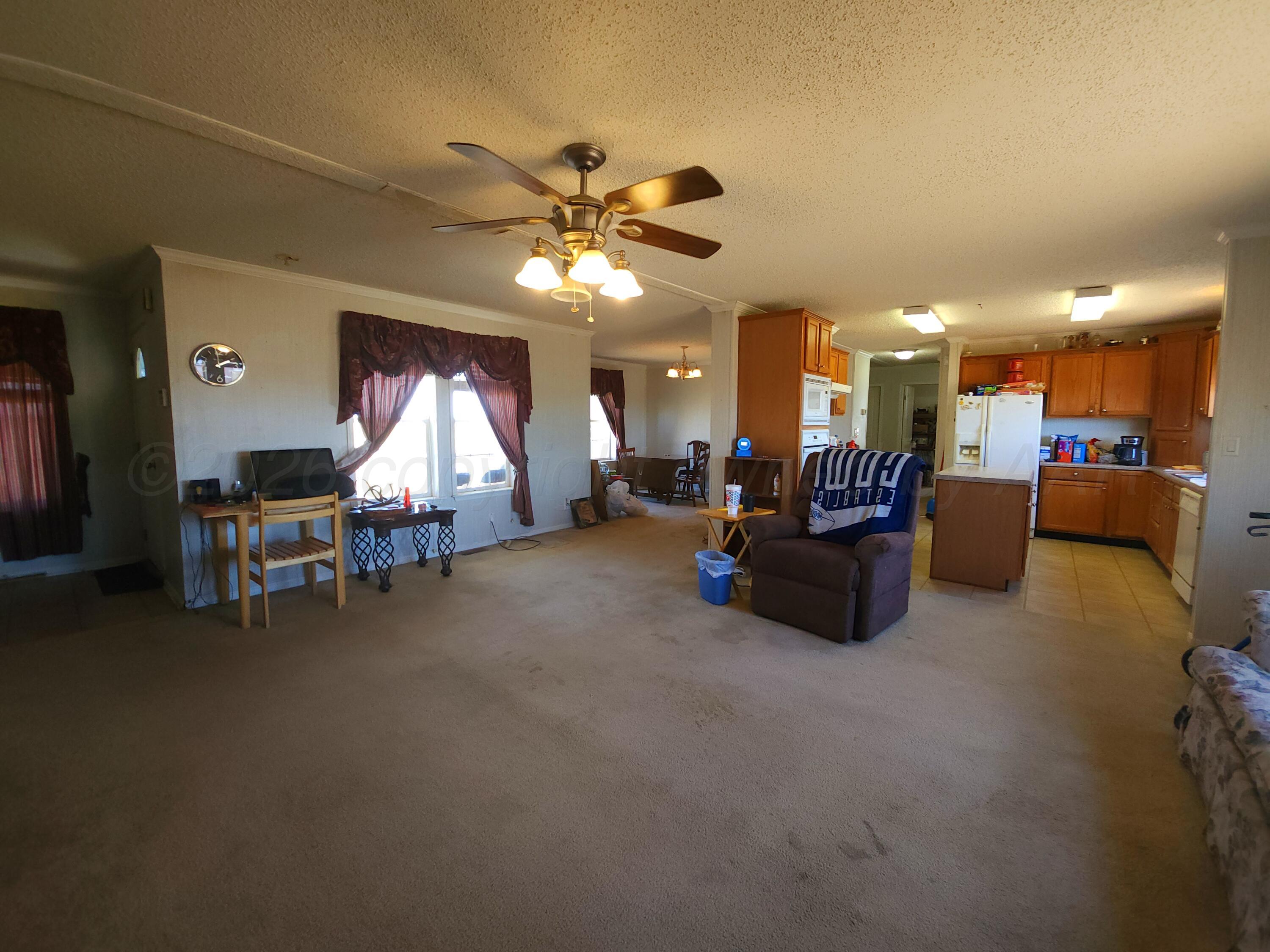 8400 Sandlewood Avenue Property Photo 3