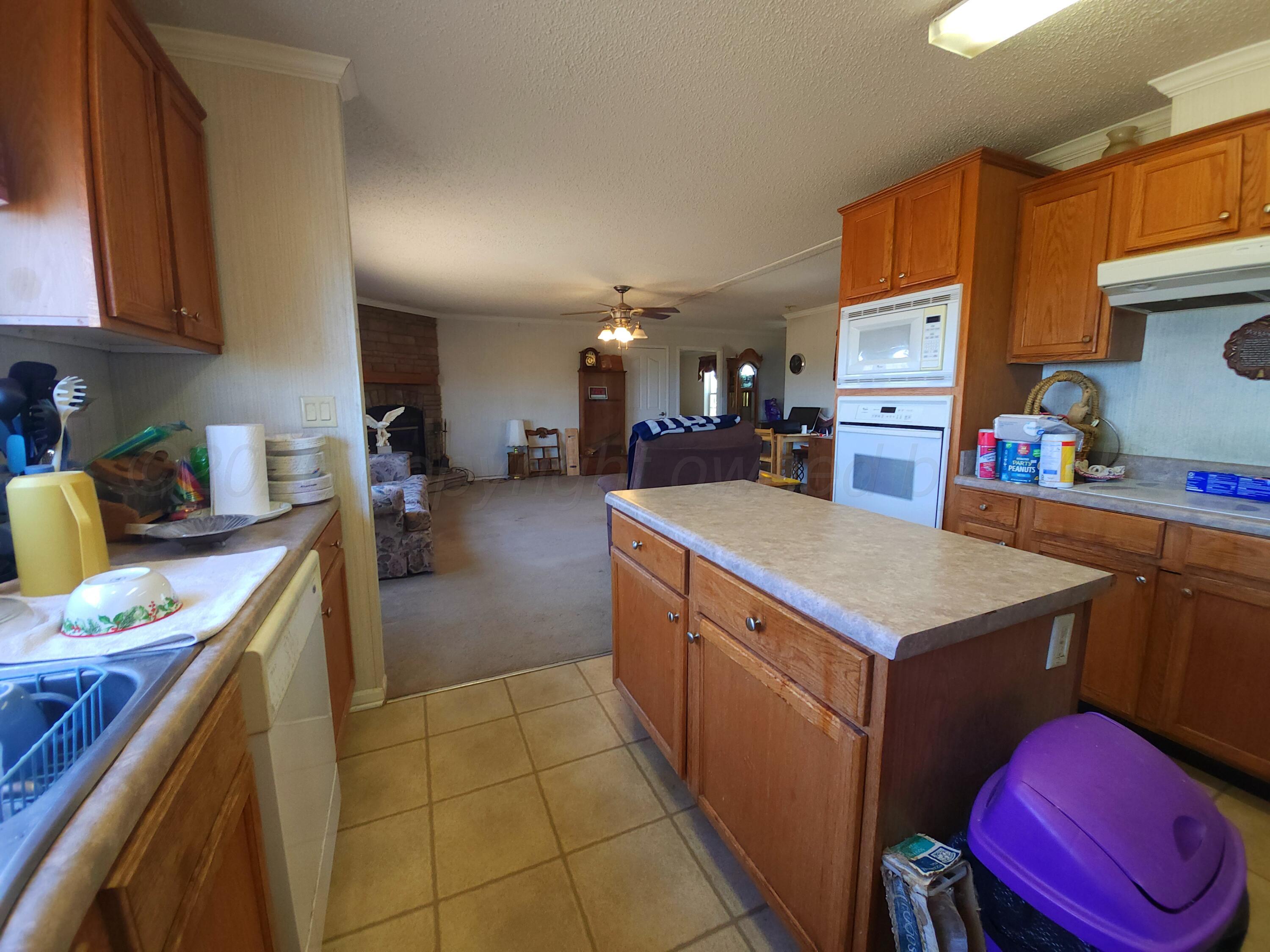 8400 Sandlewood Avenue Property Photo 5