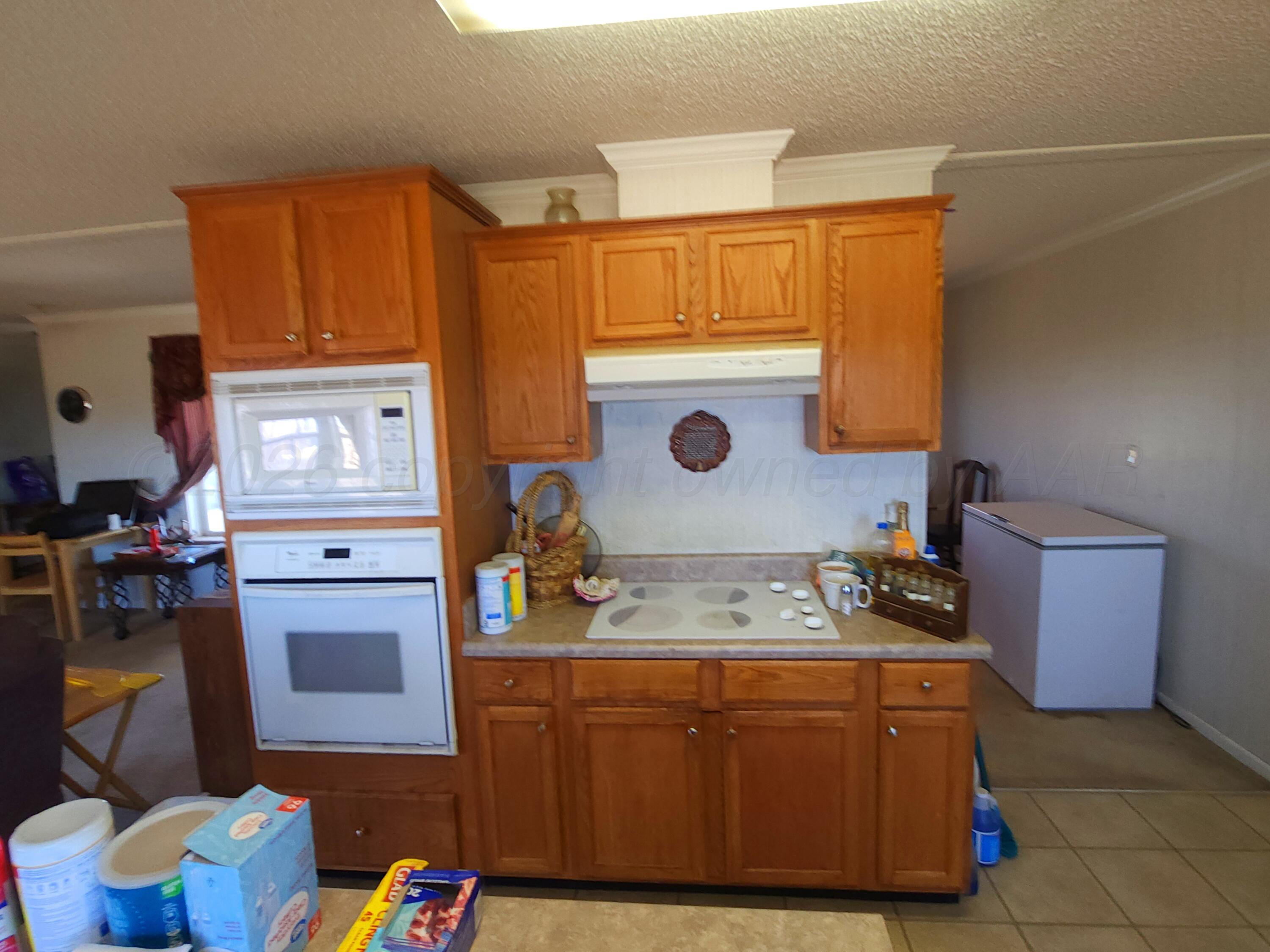 8400 Sandlewood Avenue Property Photo 6