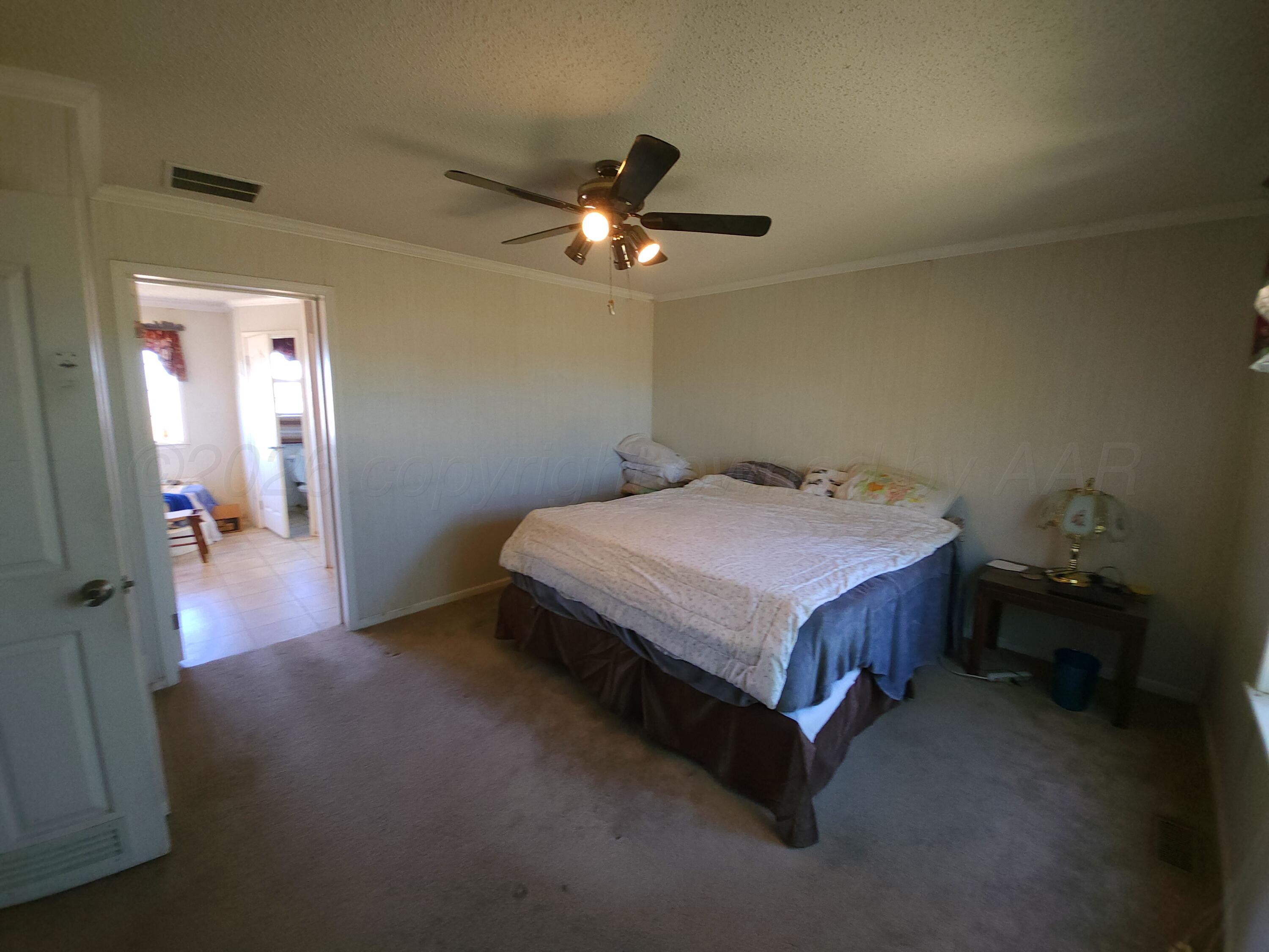 8400 Sandlewood Avenue Property Photo 9
