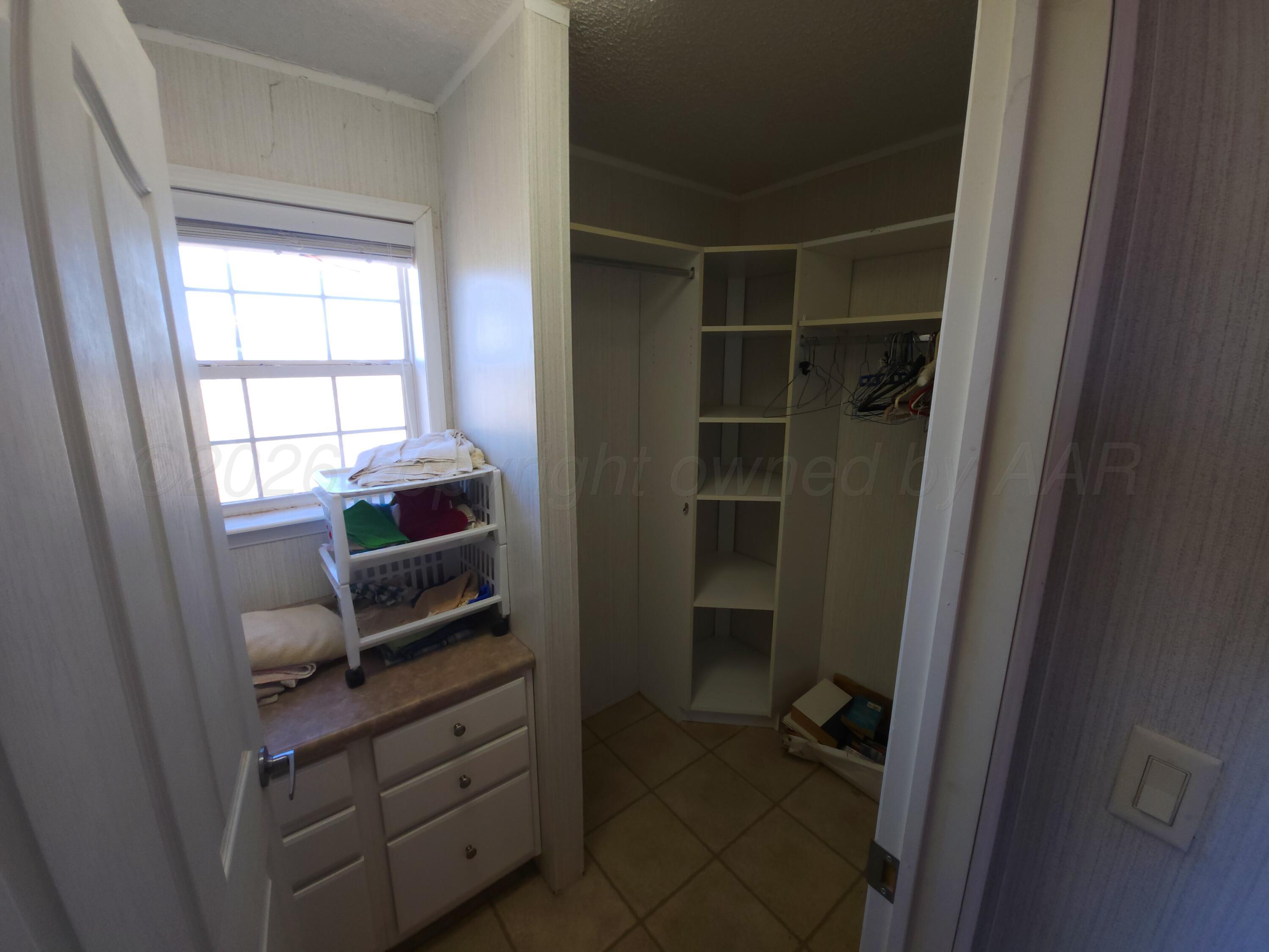 8400 Sandlewood Avenue Property Photo 11
