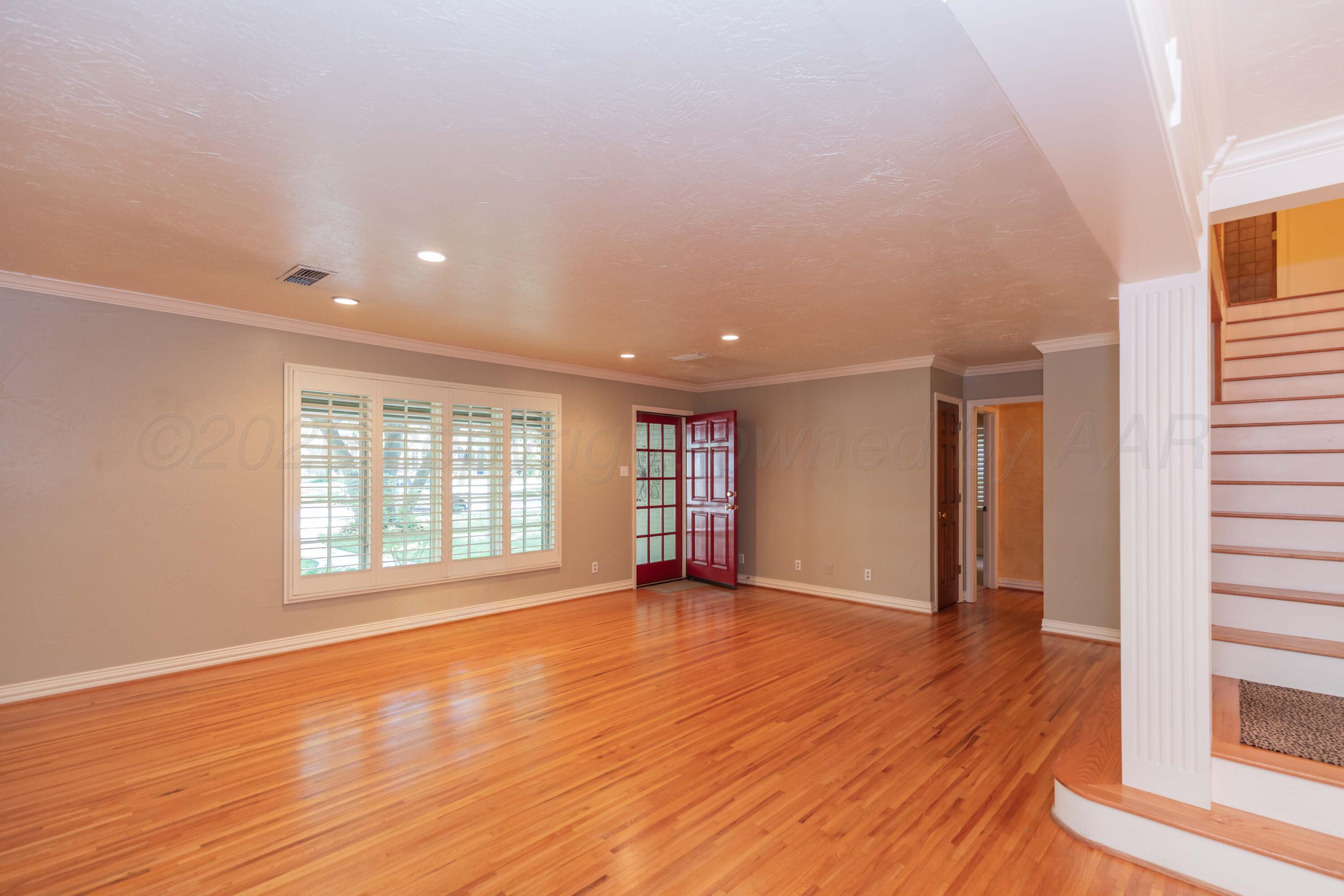 2612 Parker Street Property Photo 5