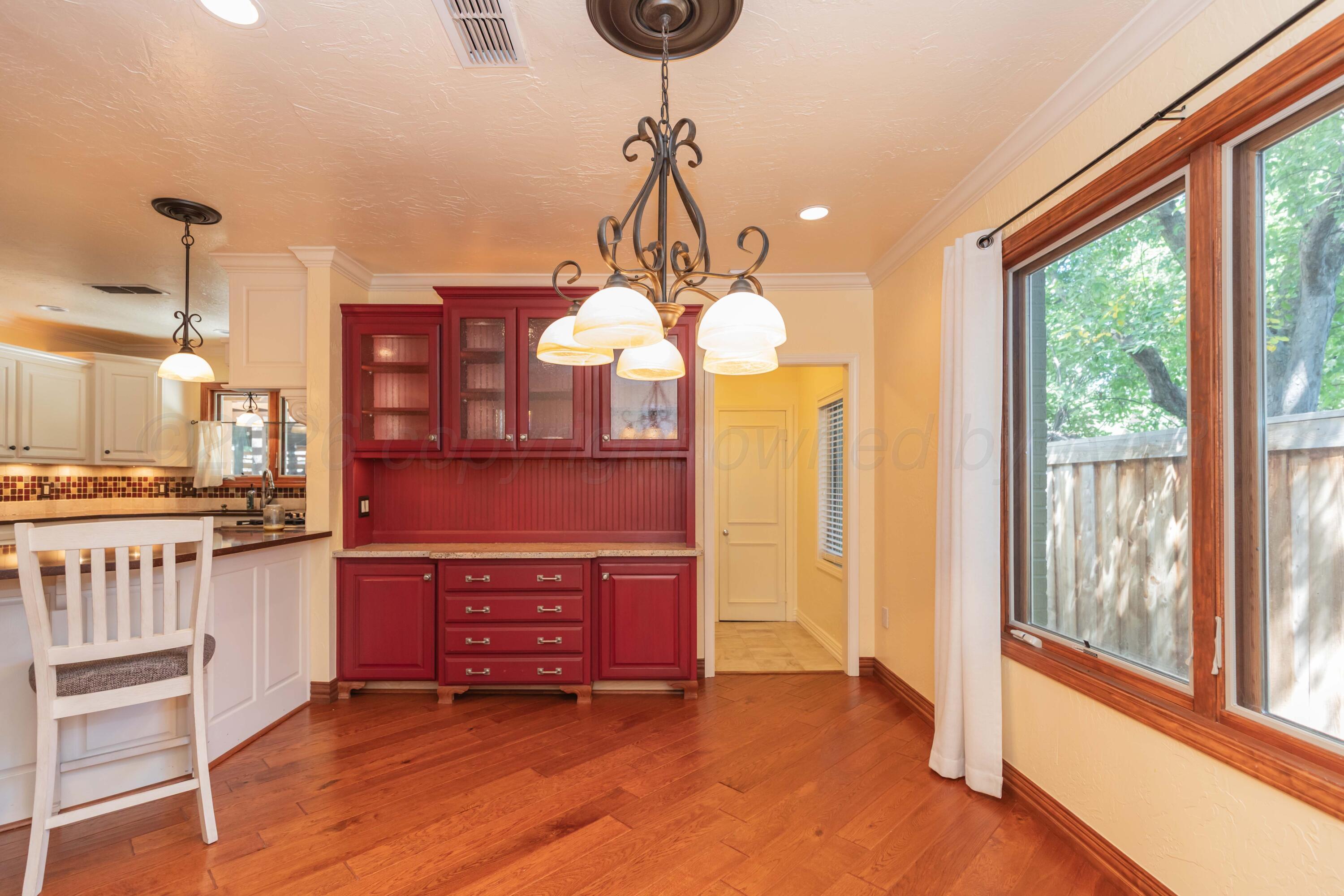 2612 Parker Street Property Photo 16