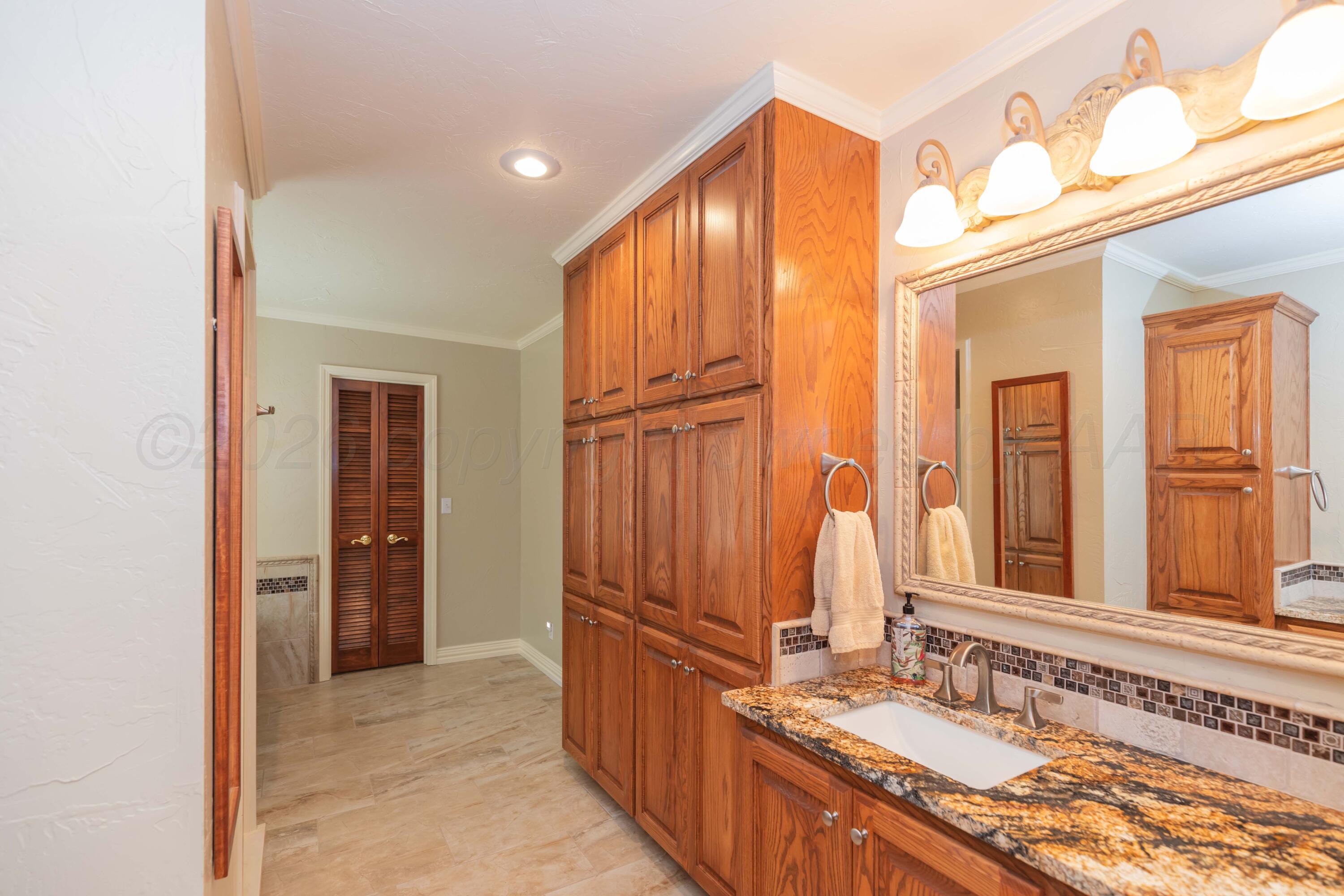 2612 Parker Street Property Photo 27