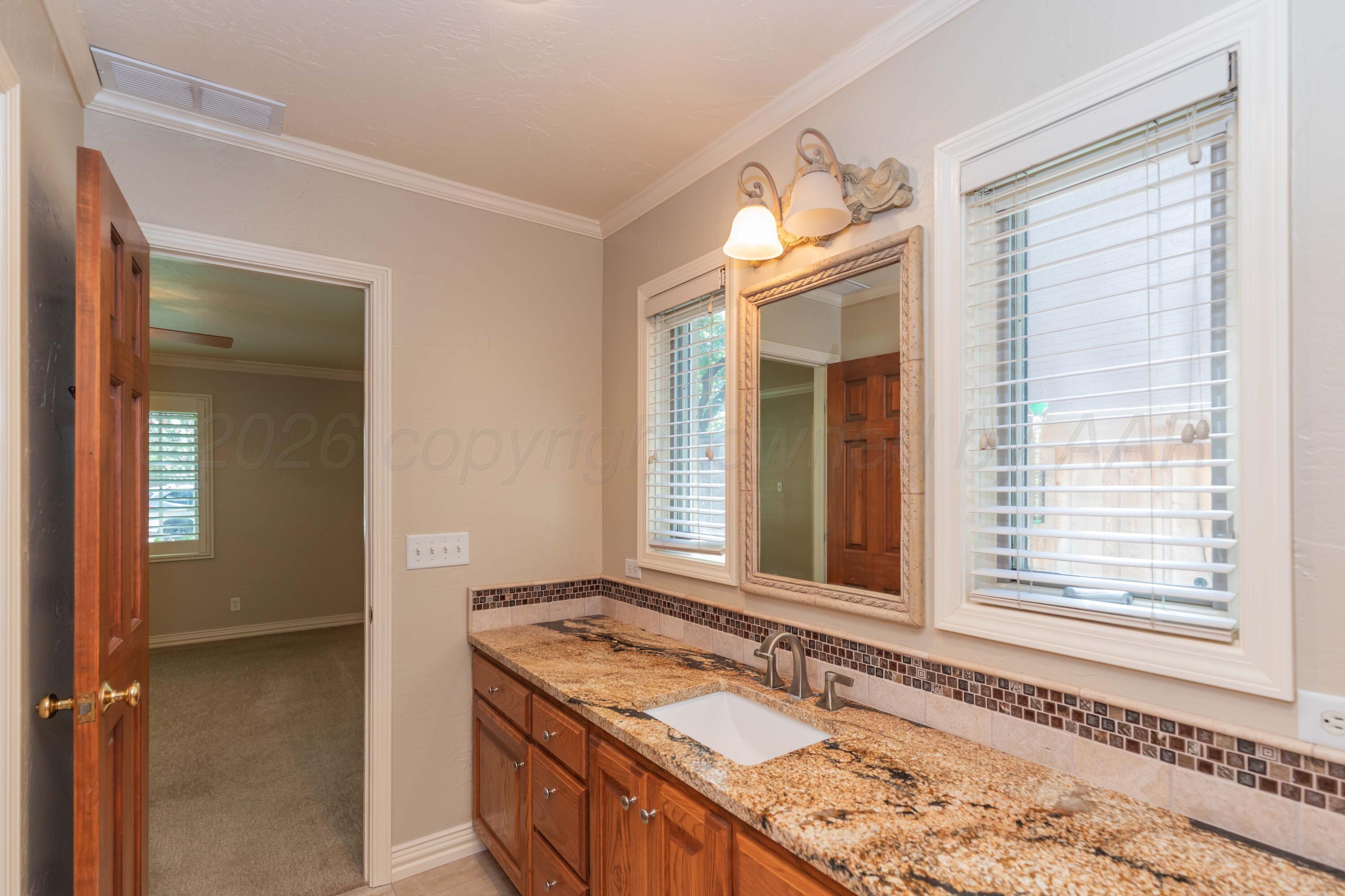 2612 Parker Street Property Photo 29