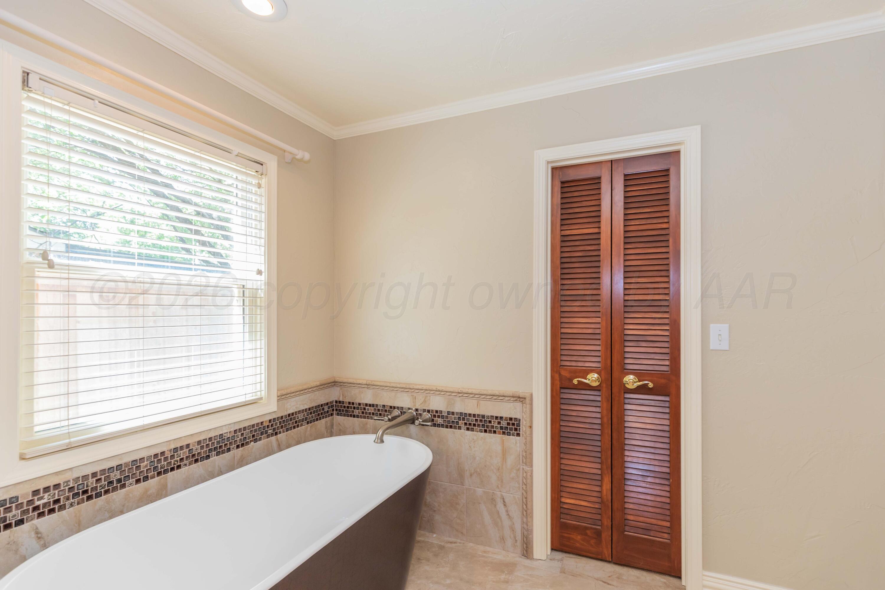 2612 Parker Street Property Photo 30