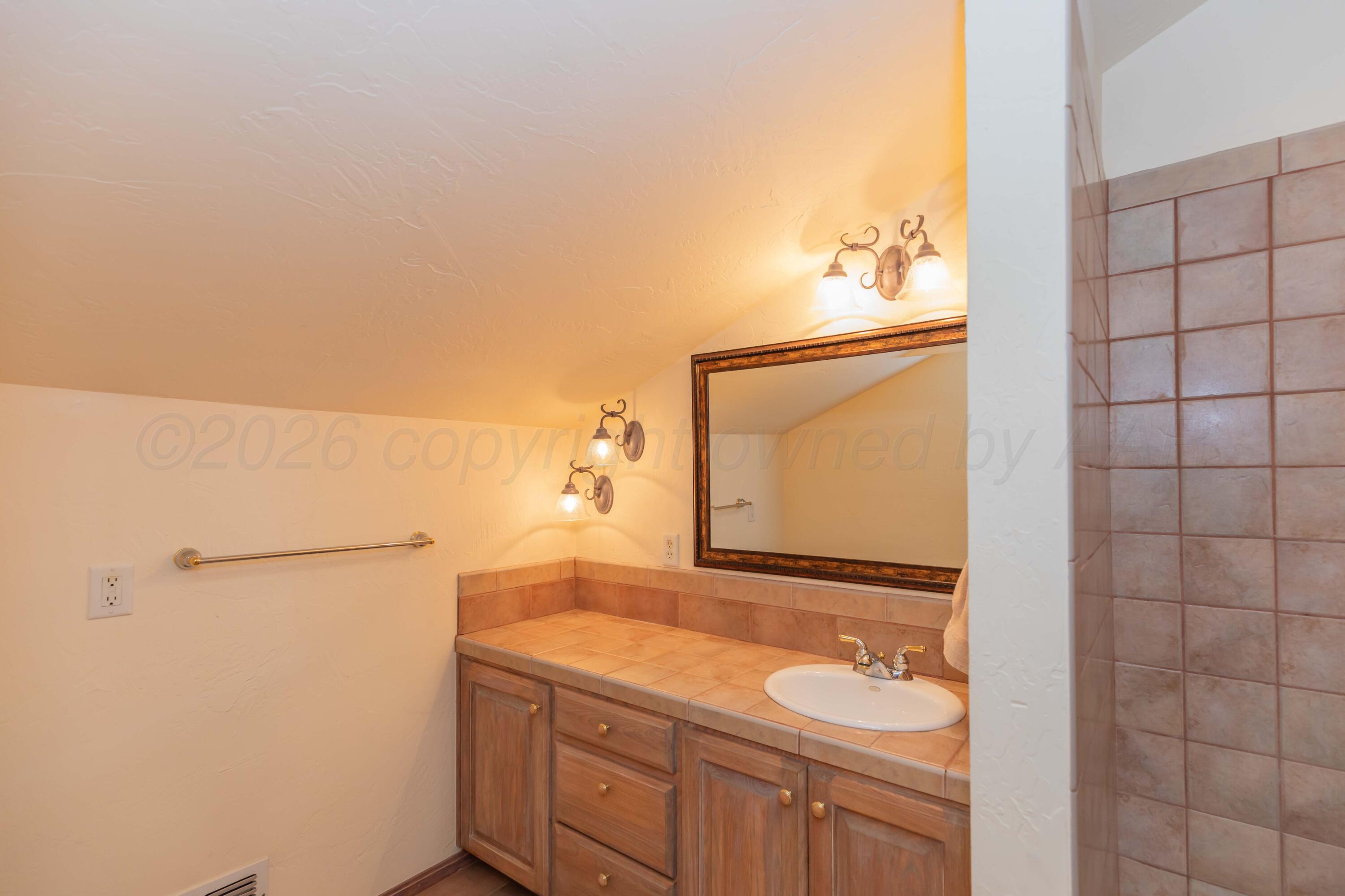 2612 Parker Street Property Photo 34