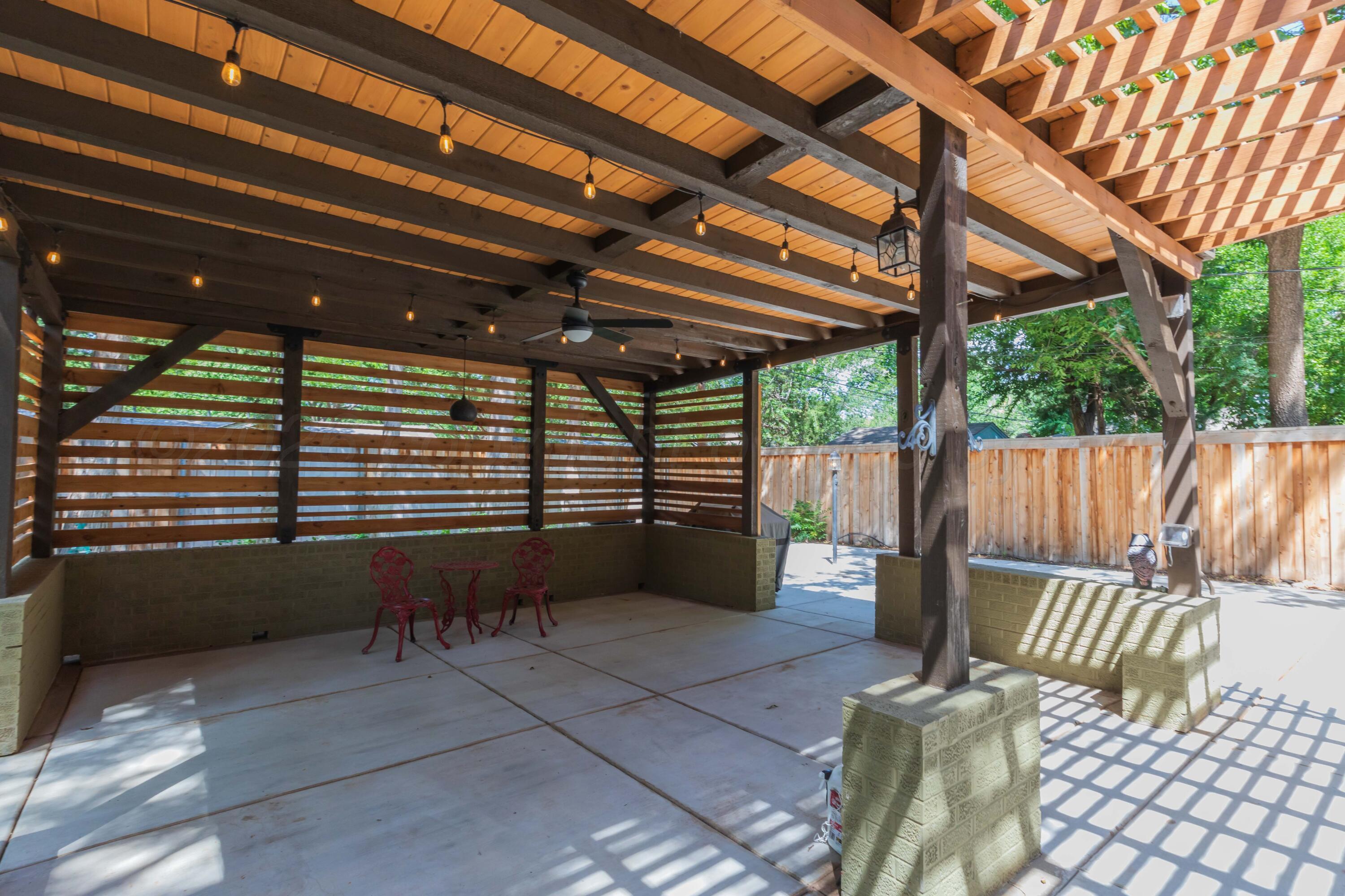 2612 Parker Street Property Photo 44
