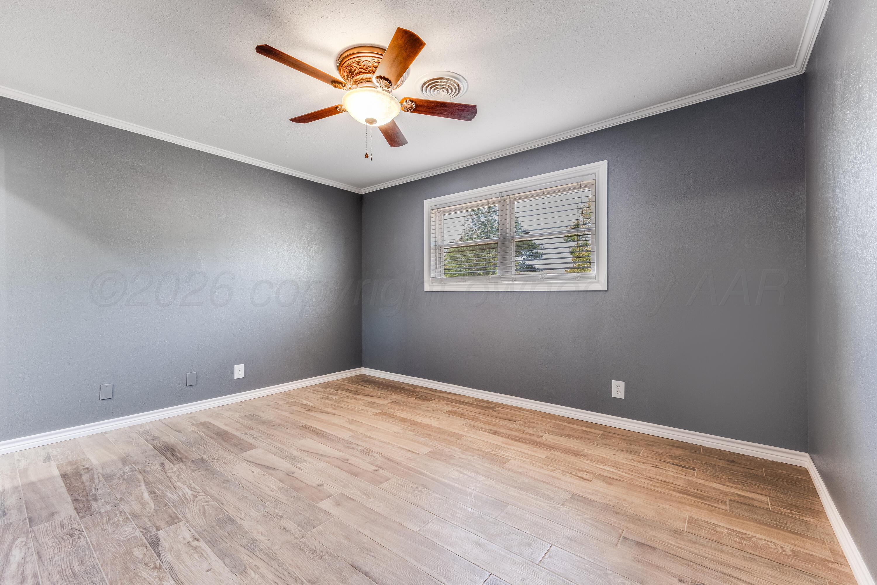 917 Mills Avenue Property Photo 11