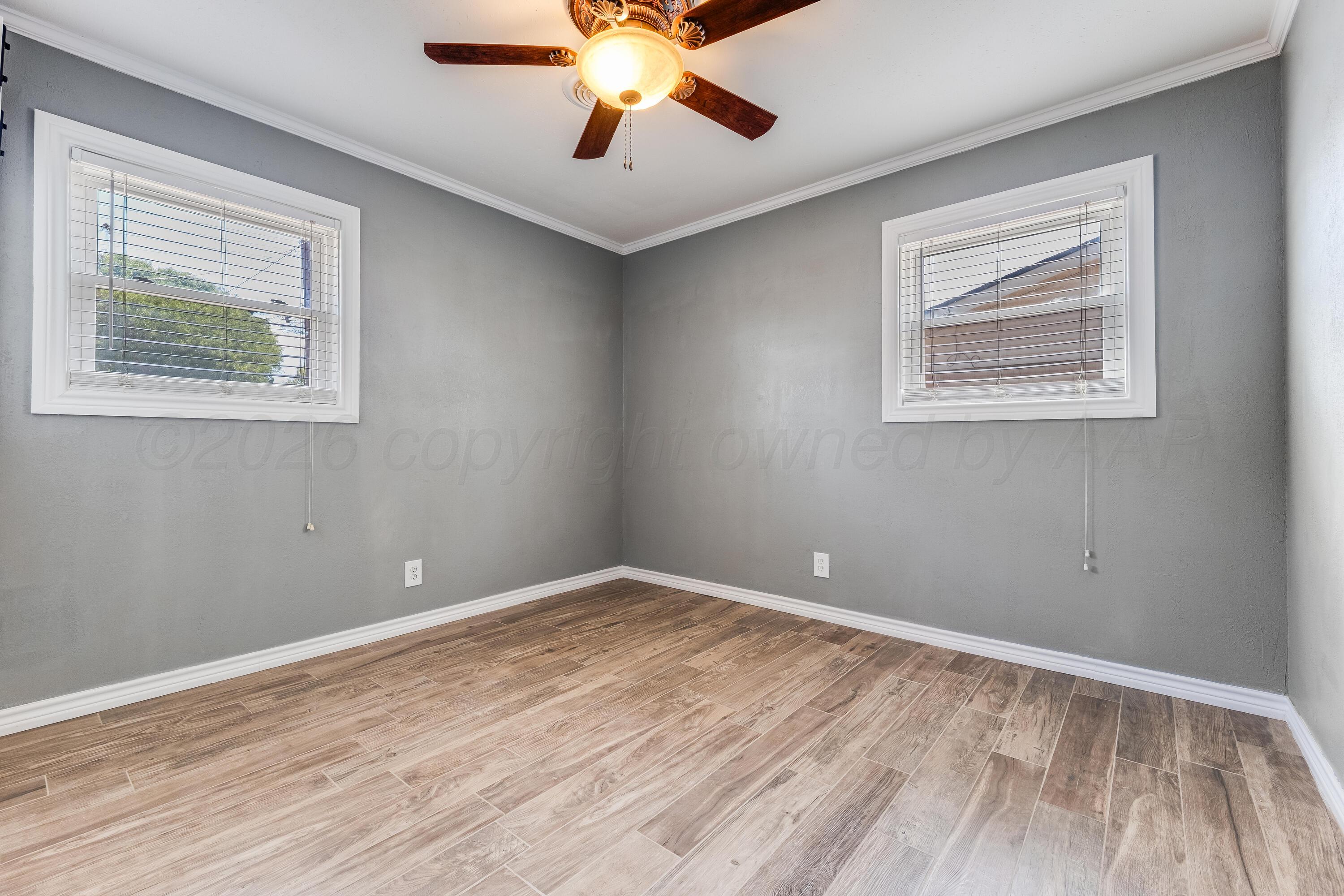 917 Mills Avenue Property Photo 14