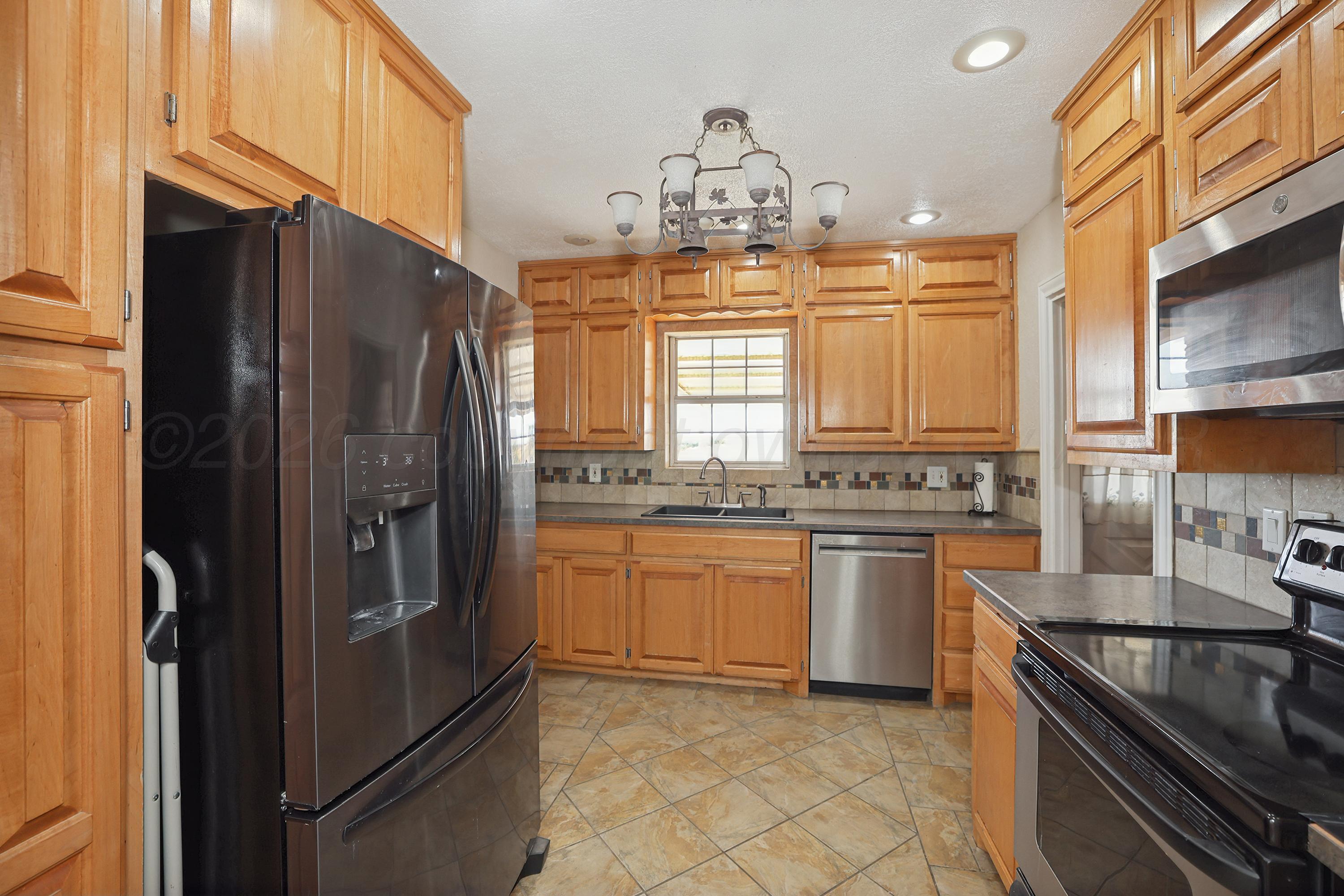 13901 White Tail Avenue Property Photo 8