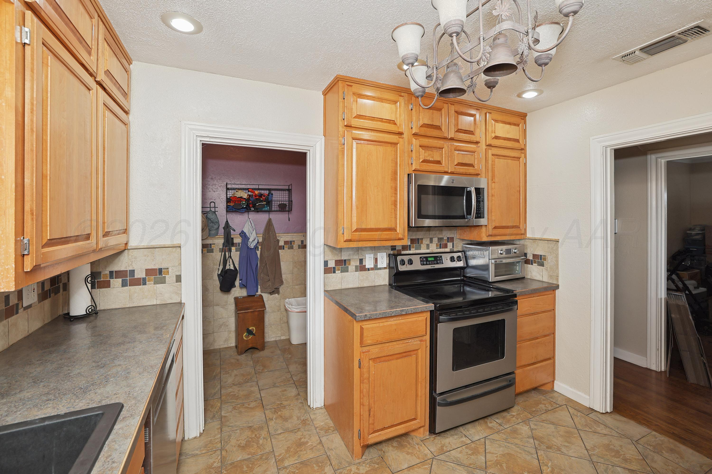 13901 White Tail Avenue Property Photo 9