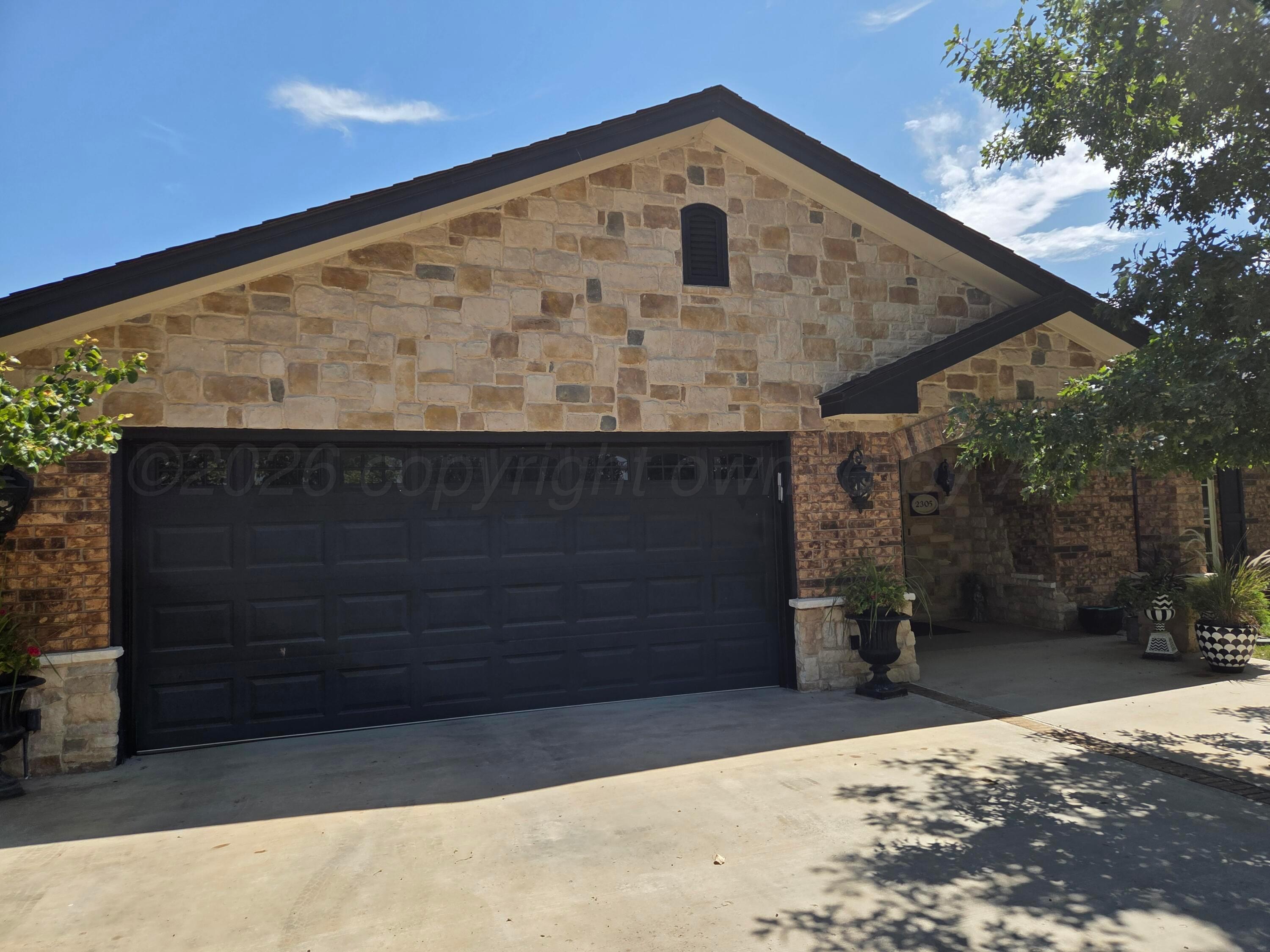 2305 S Elm Street Property Photo 5