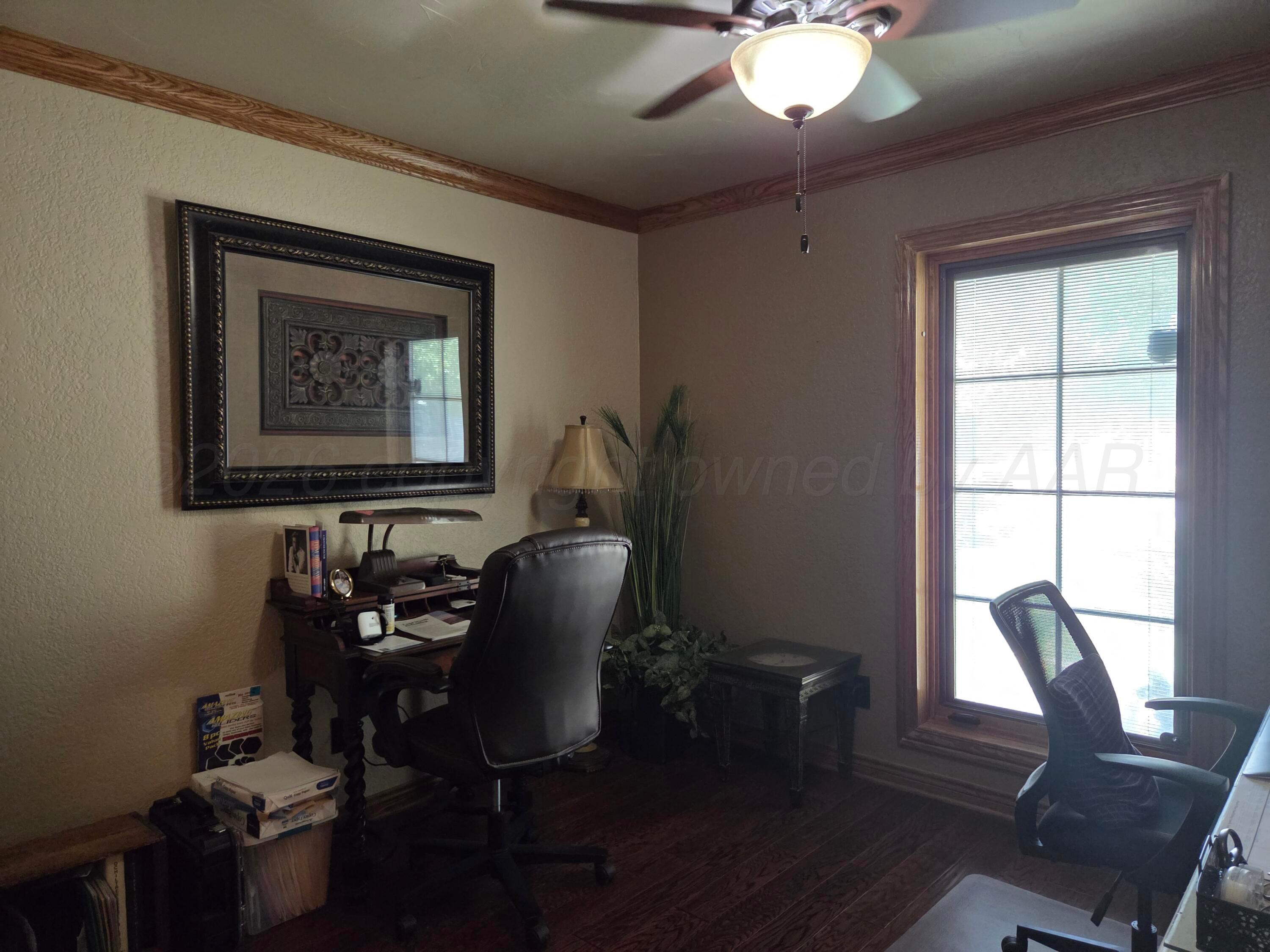 2305 S Elm Street Property Photo 29