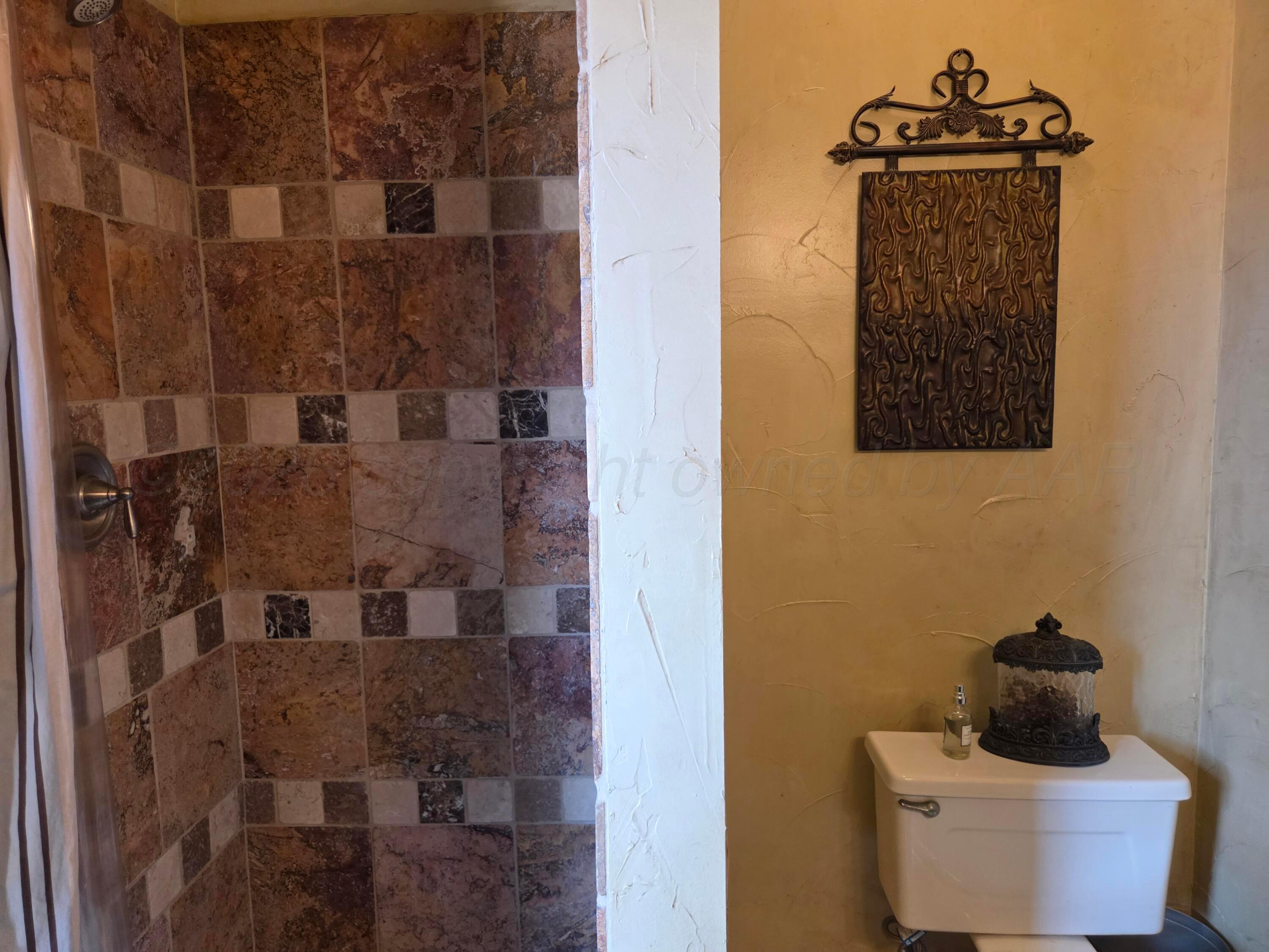 2305 S Elm Street Property Photo 40