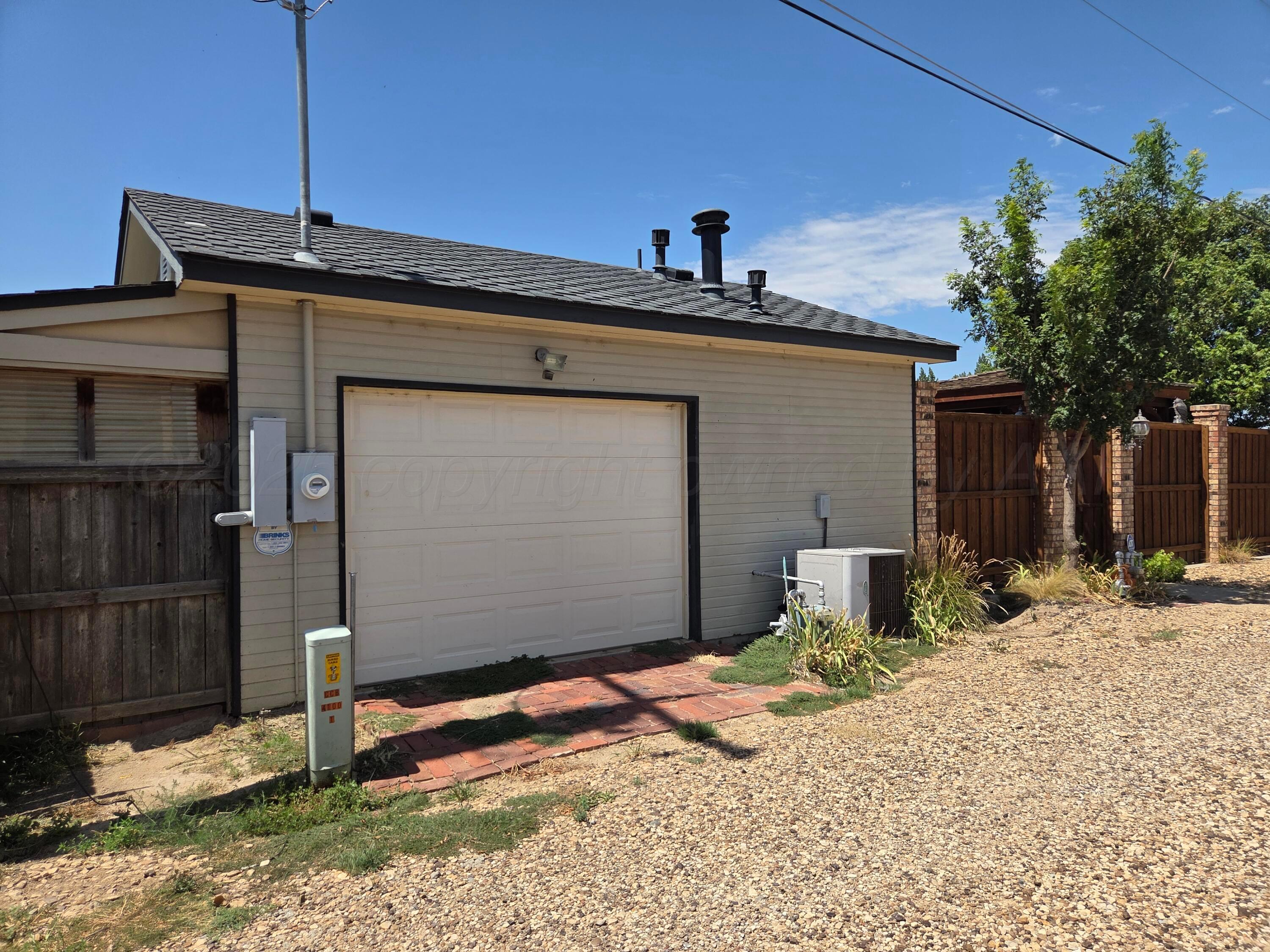 2305 S Elm Street Property Photo 45