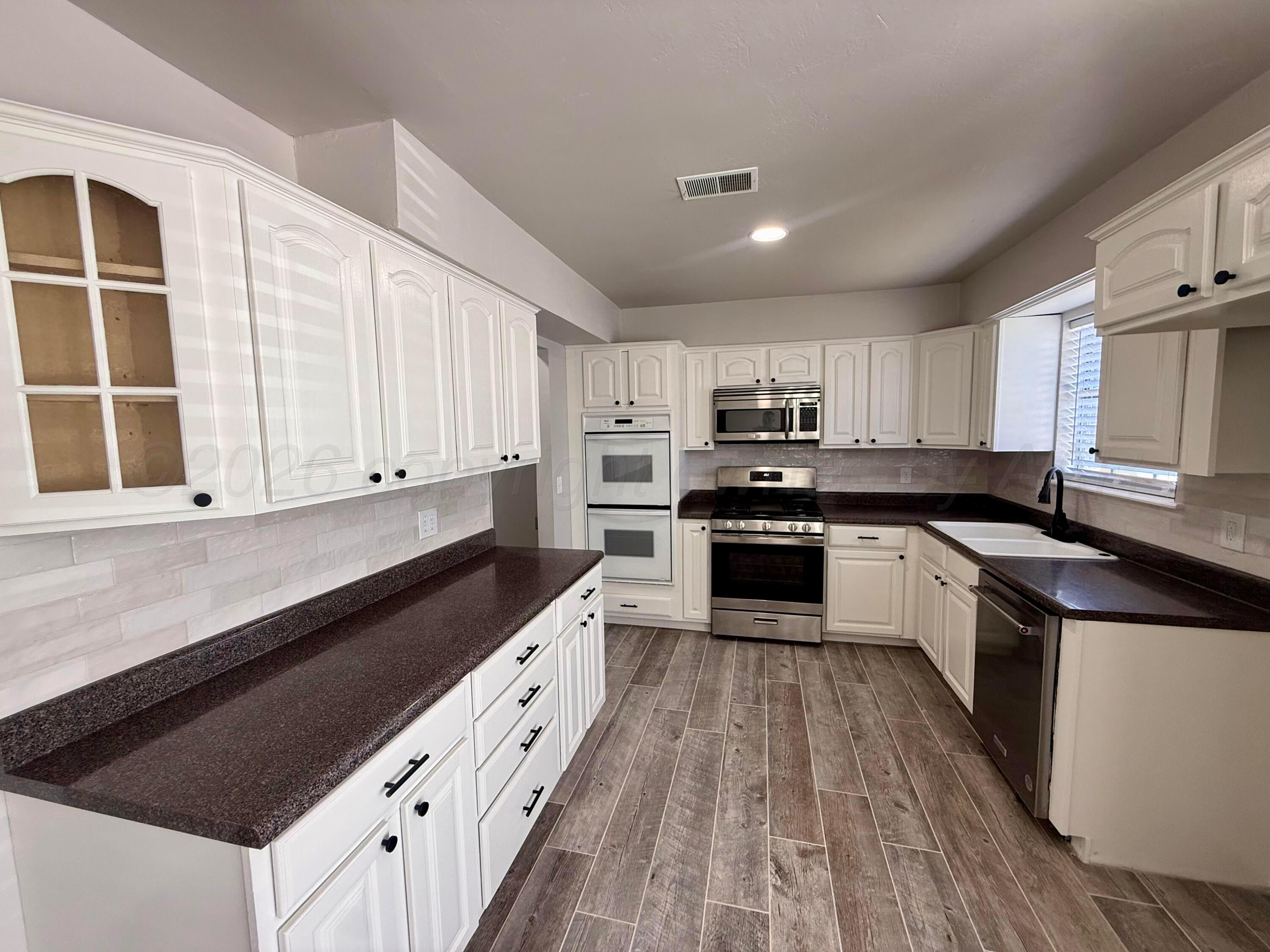 1020 Trinchera Drive Property Photo 3