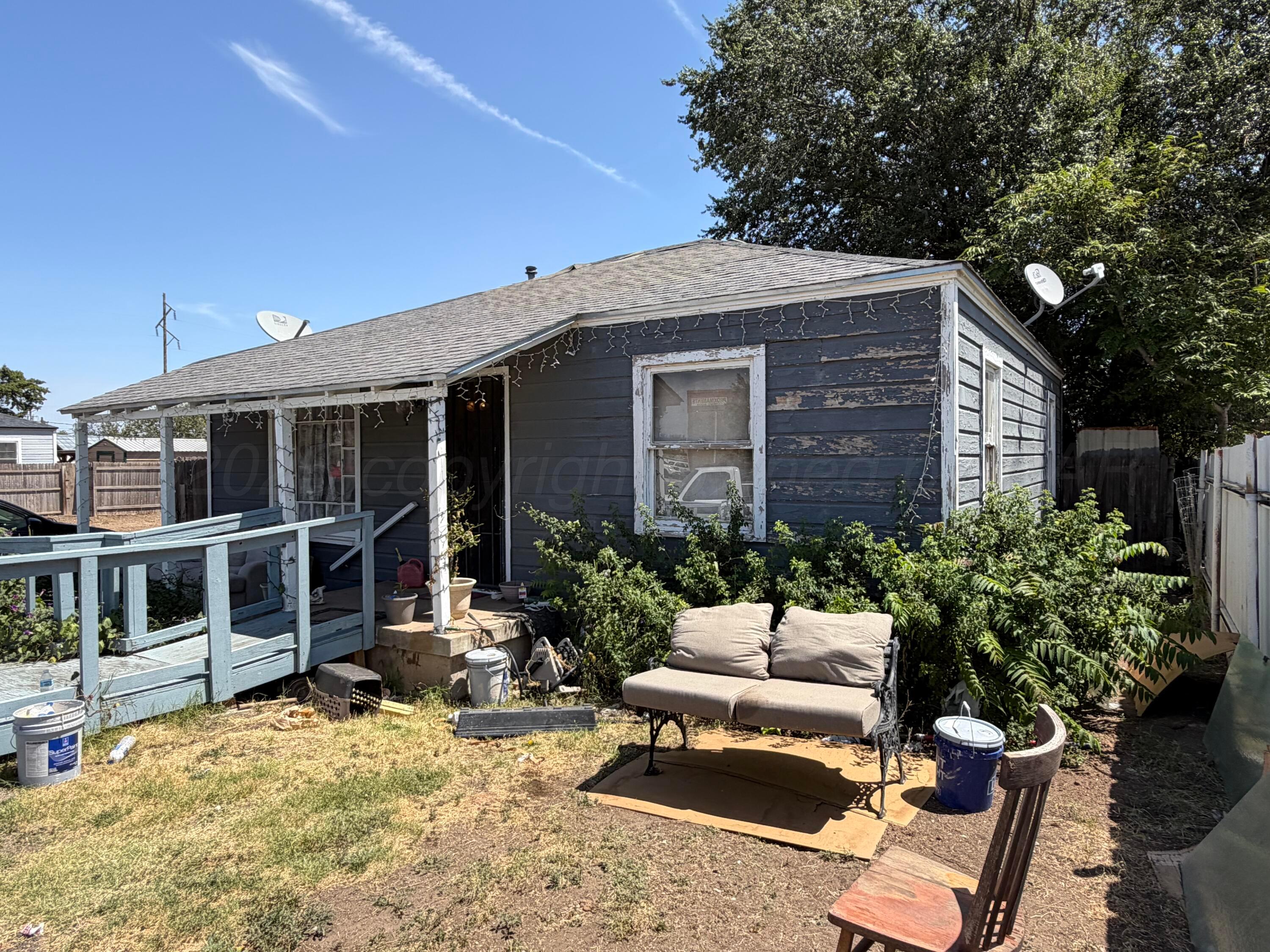 1002 N Buchanan Street Property Photo 3