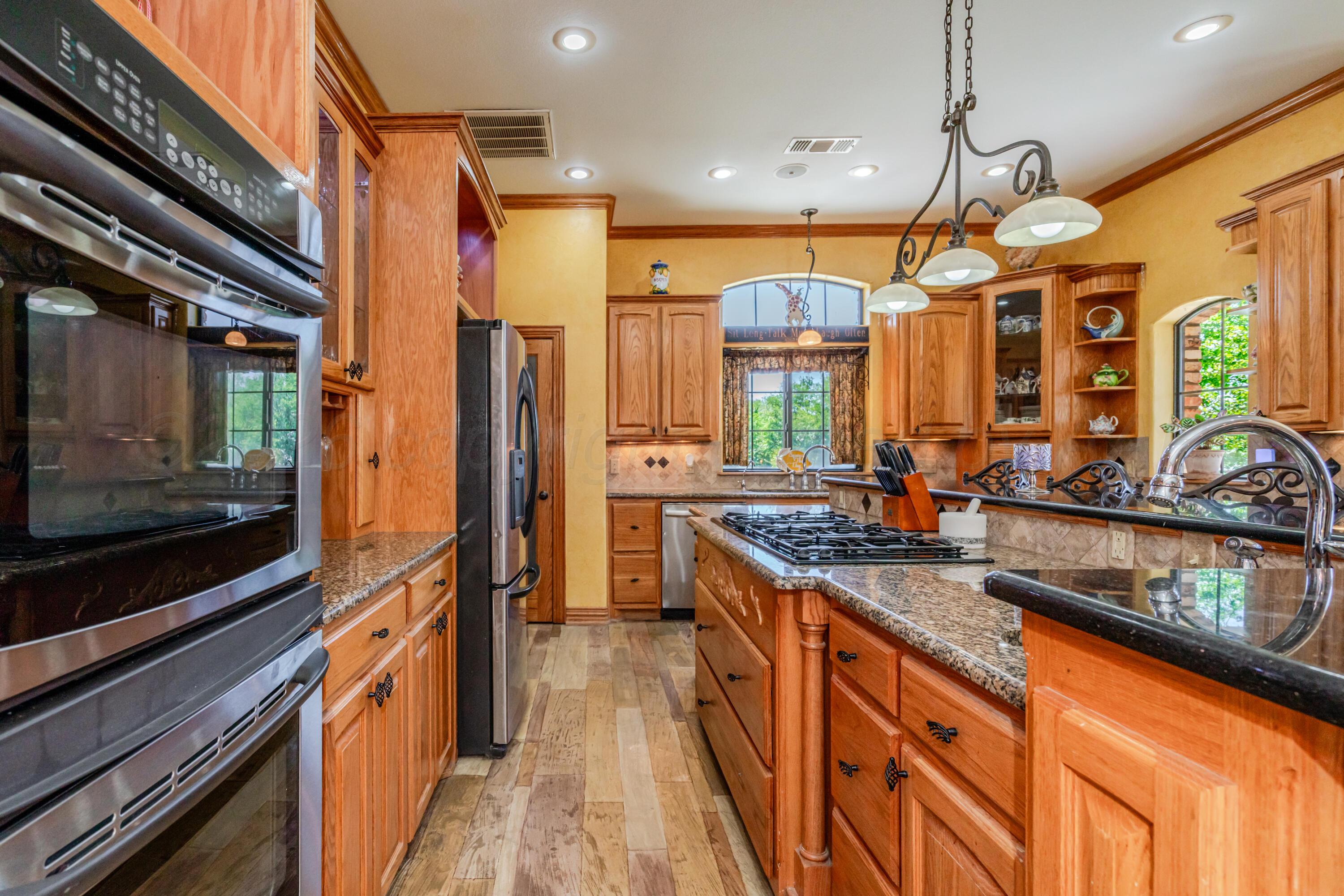 33 Canyon Rim Drive Property Photo 14