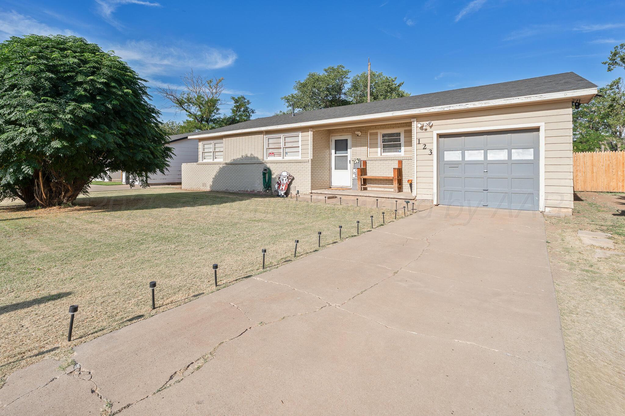 123 Beach Street Property Photo 1