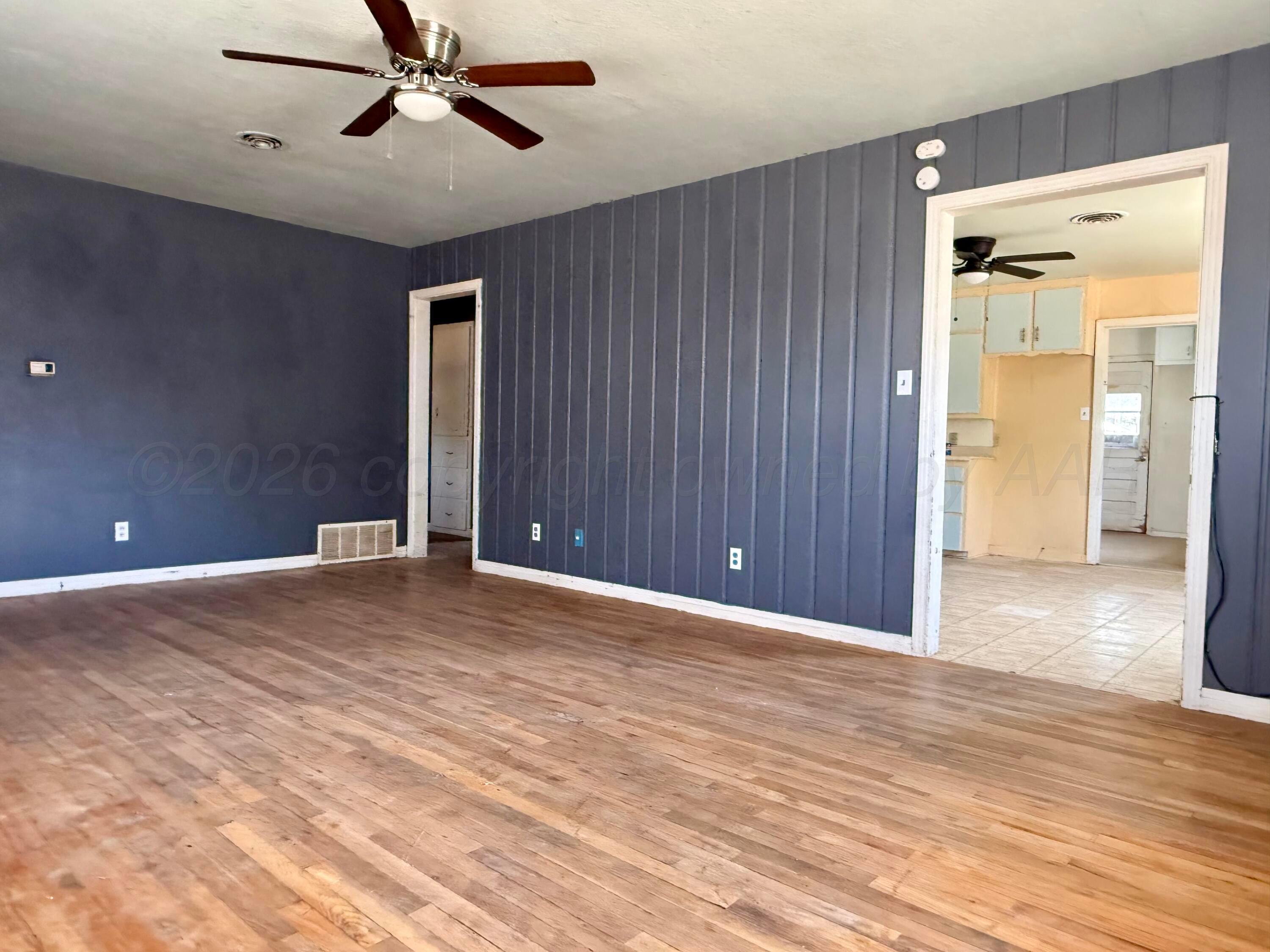 2400 Sanborn Street Property Photo 6