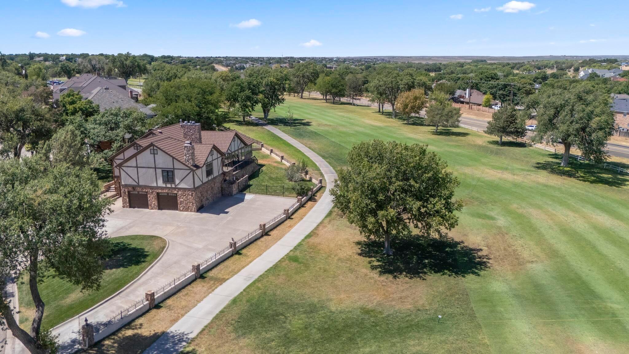 9 Country Club Drive Property Photo 3
