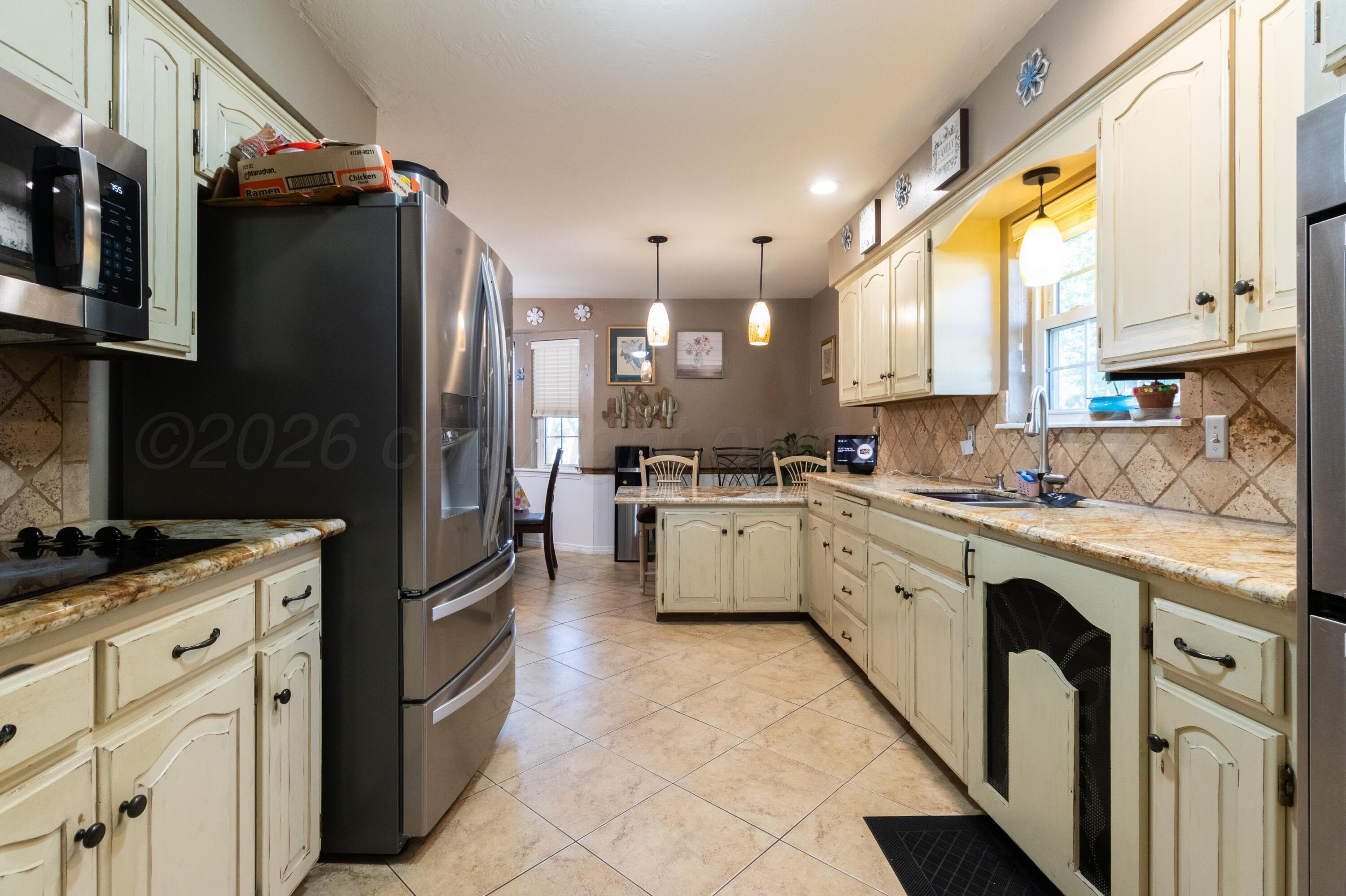 4024 Oakhurst Drive Property Photo 5