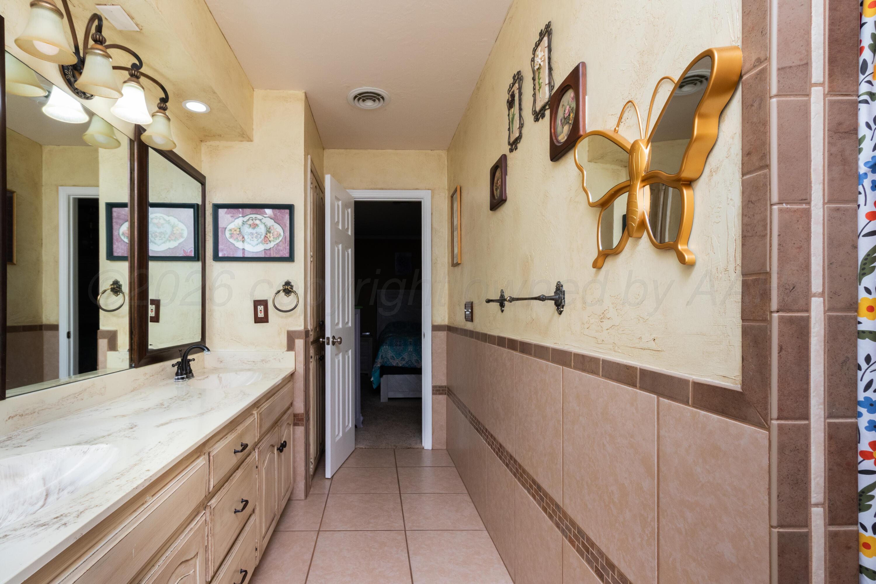 4024 Oakhurst Drive Property Photo 18