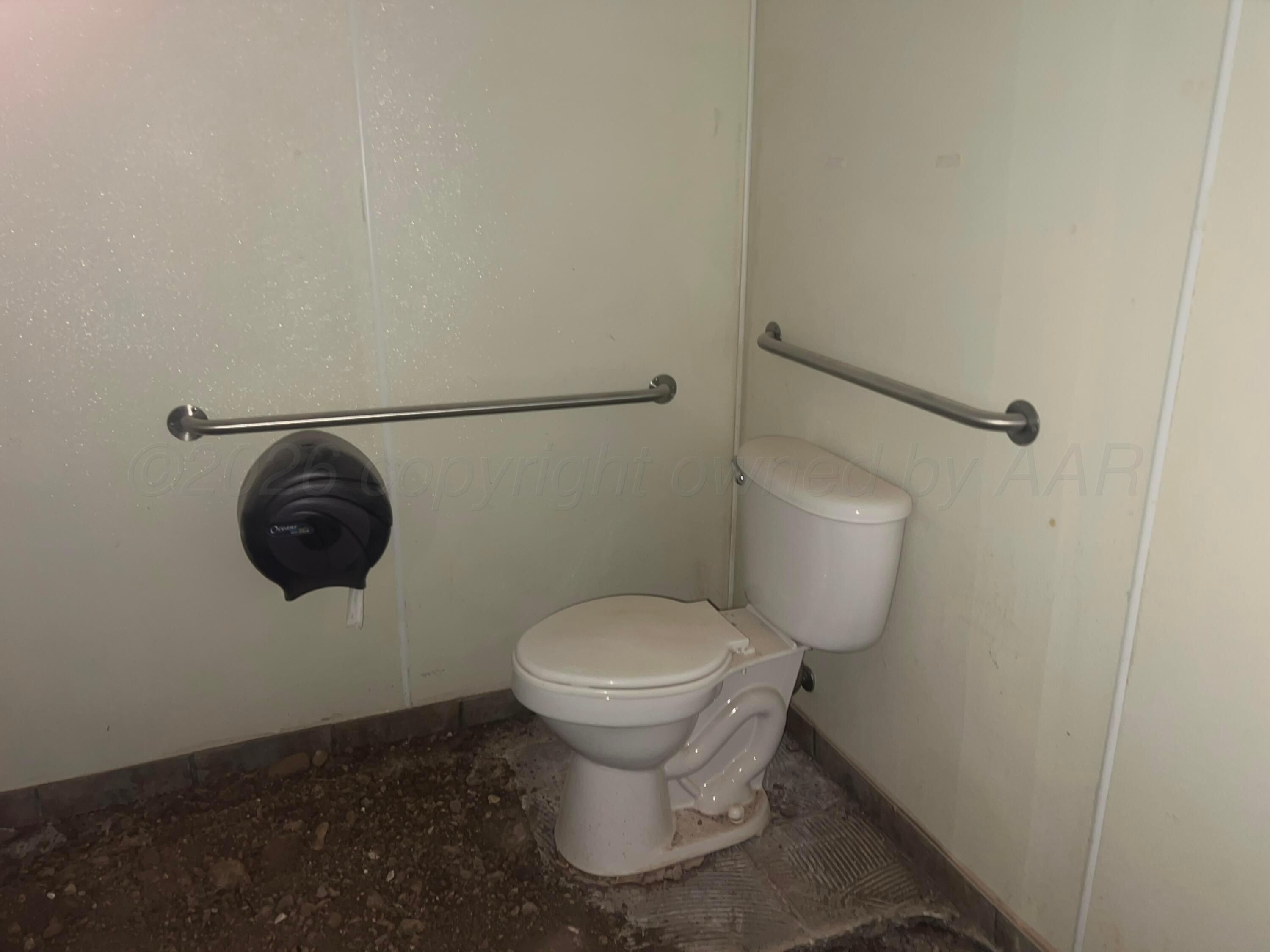 7702 E Amarillo Boulevard Property Photo 4