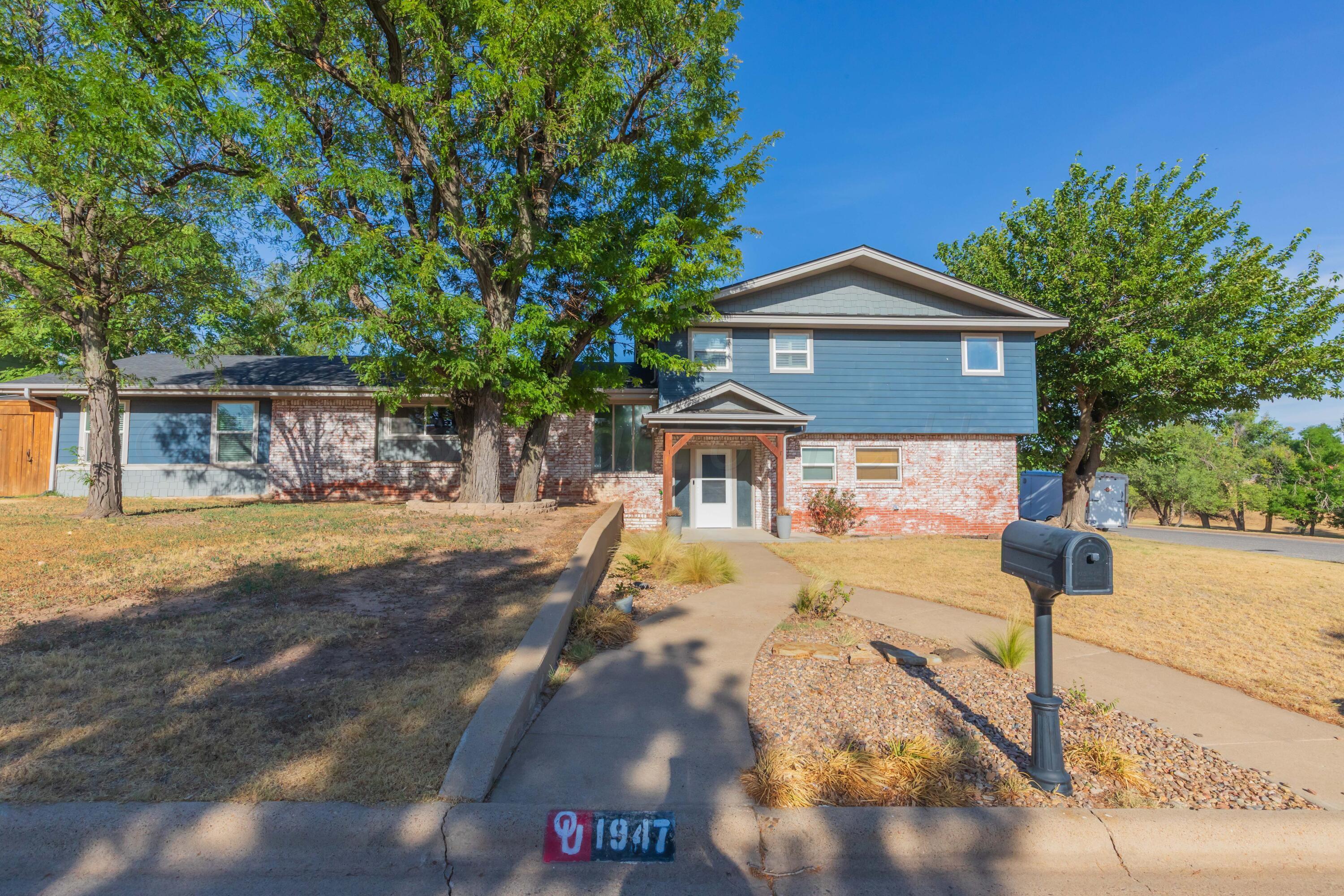 1947 Grape Street Property Photo 1