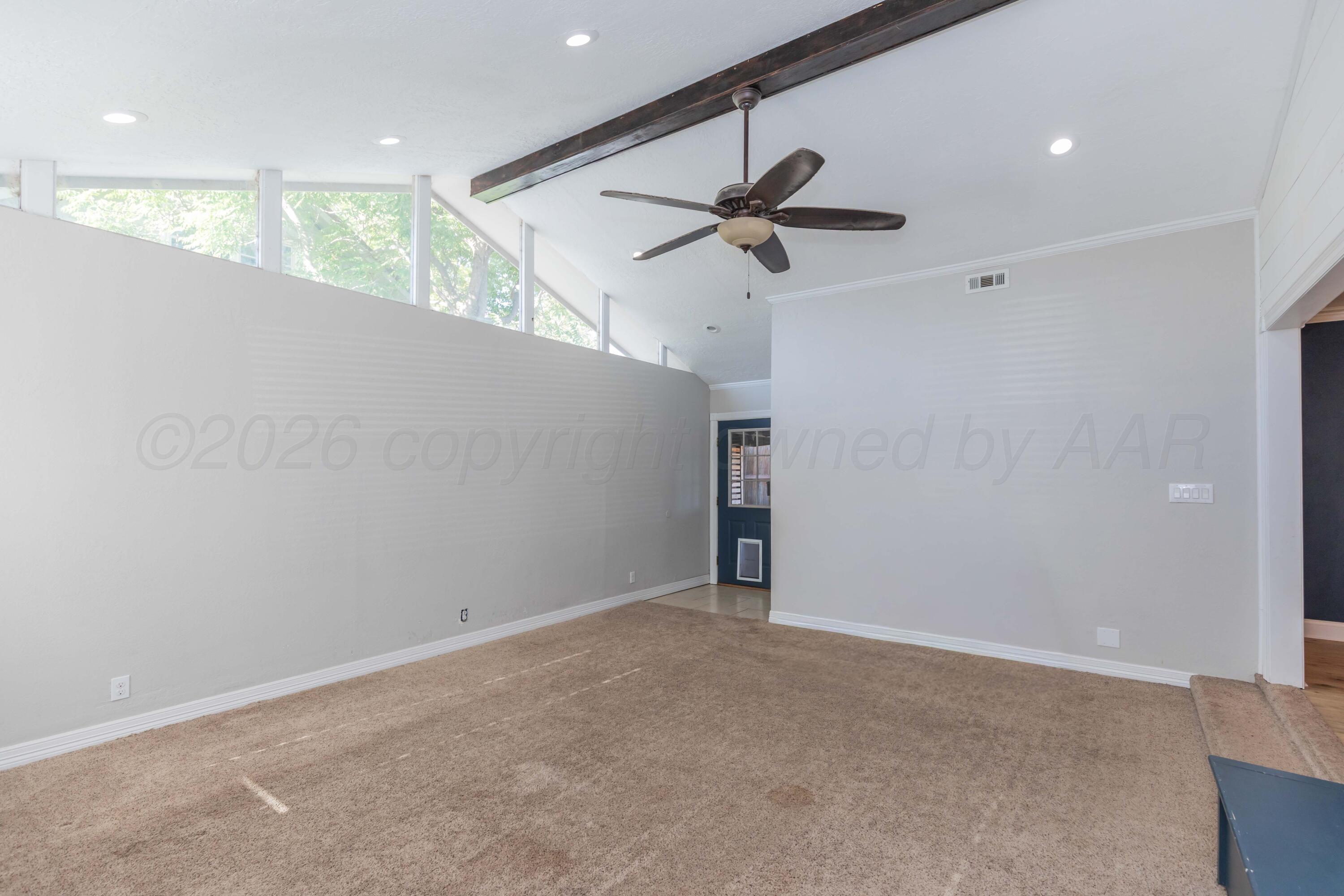 1947 Grape Street Property Photo 15