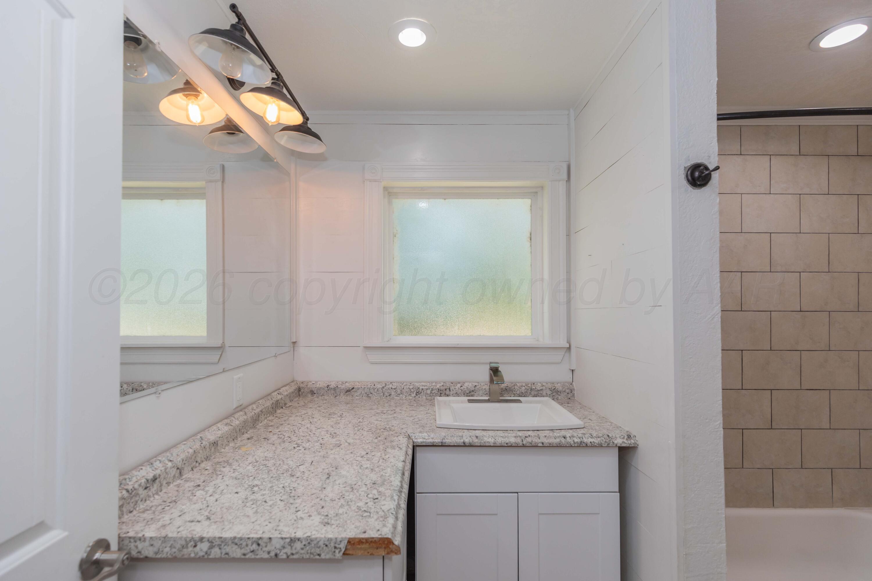 1947 Grape Street Property Photo 21