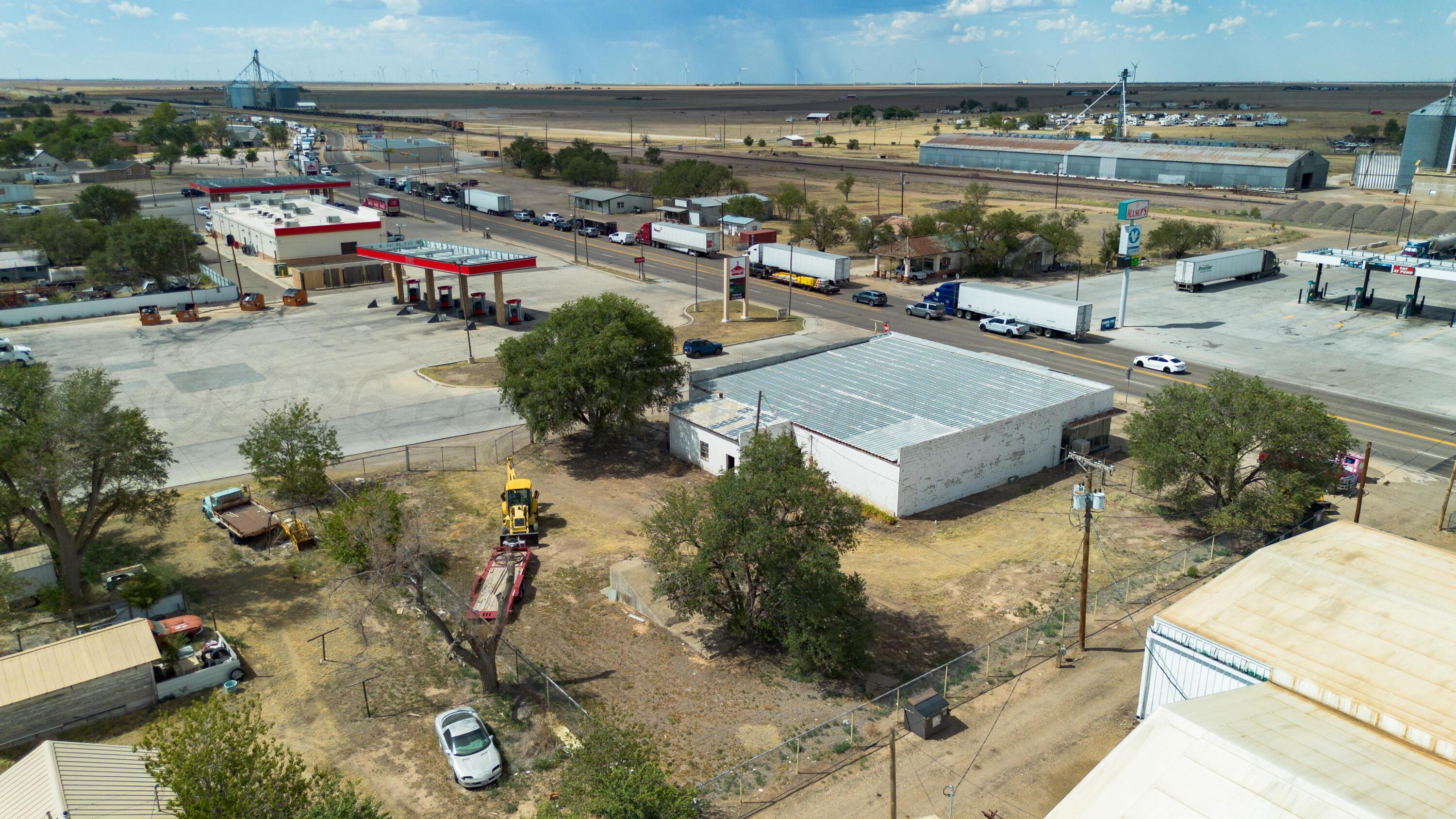 211 W First St (hwy 287) Property Photo 17