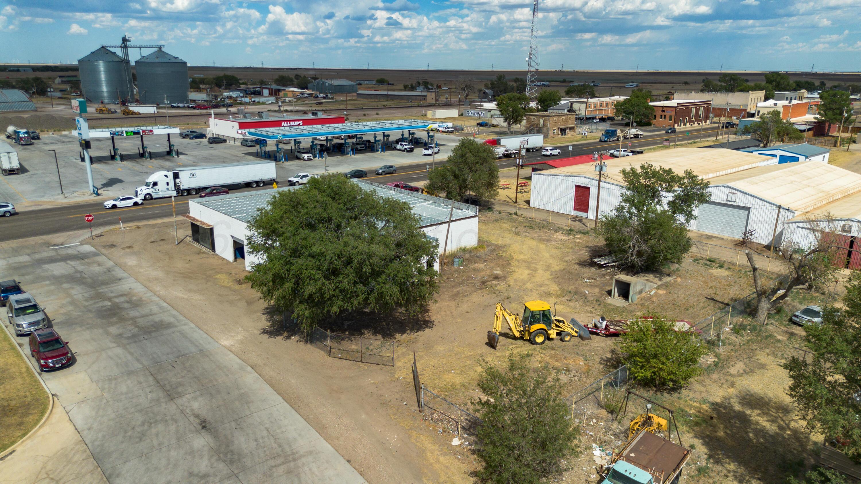 211 W First St (hwy 287) Property Photo 20